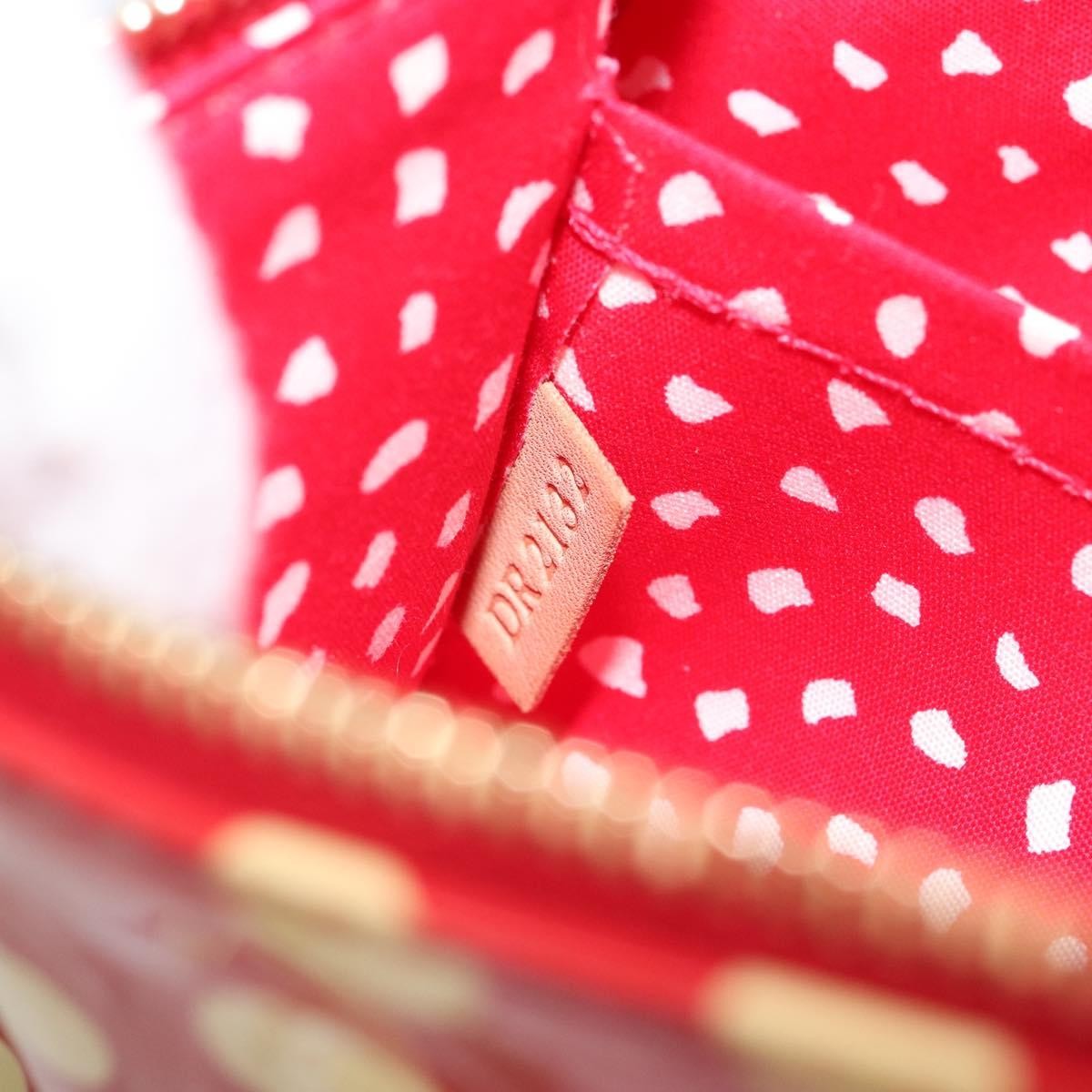 Louis Vuitton Louis Vuitton Pochette Accessoires Yayoi Kusama Painted Dots Monogram vernis Rood