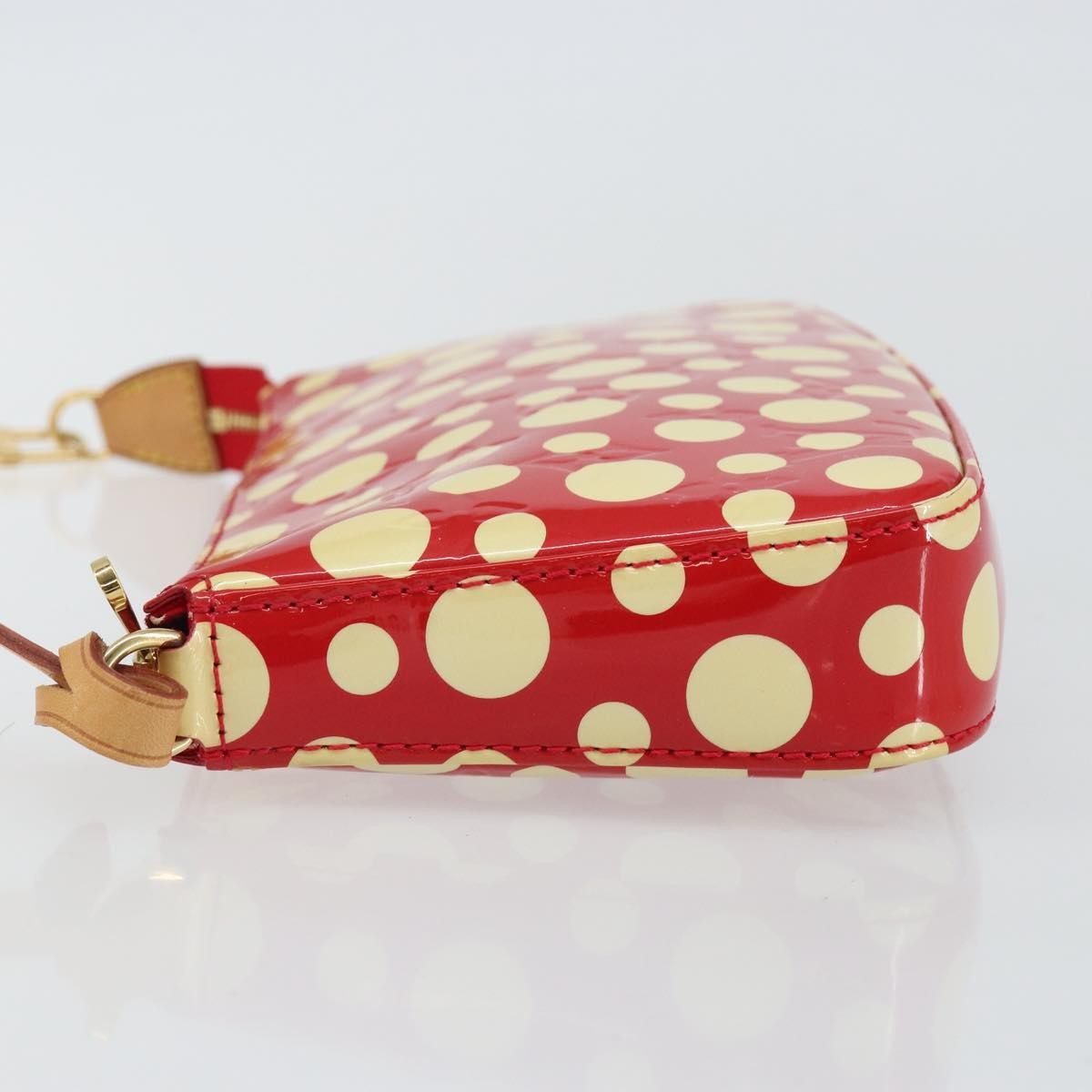 Louis Vuitton Louis Vuitton Pochette Accessoires Yayoi Kusama Painted Dots Monogram vernis Rood