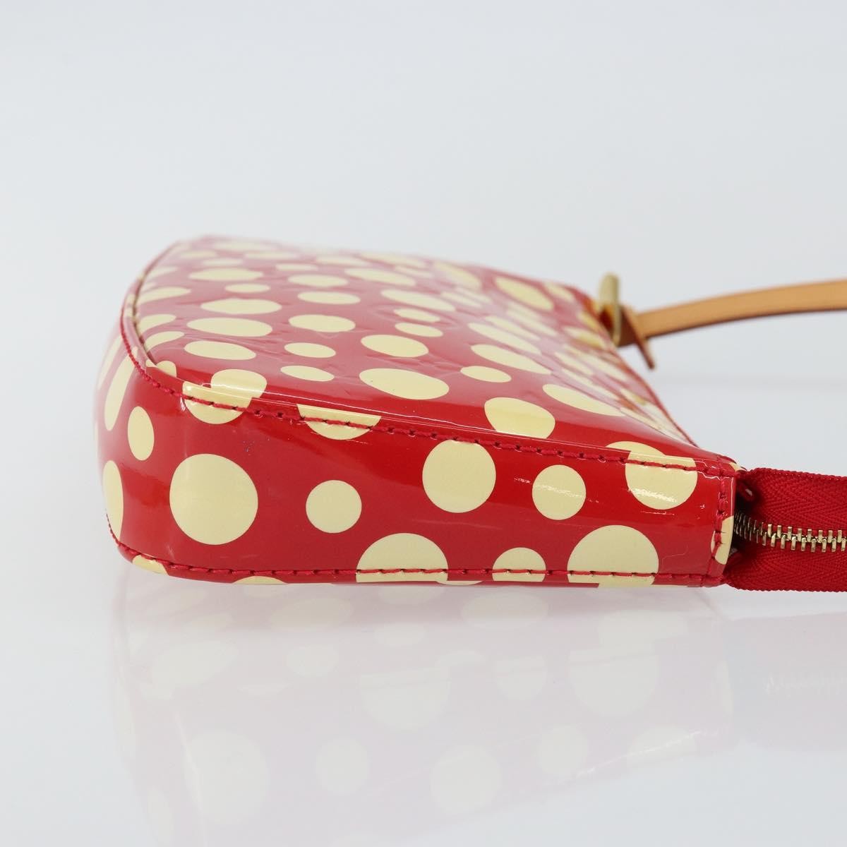 Louis Vuitton Louis Vuitton Pochette Accessoires Yayoi Kusama Painted Dots Monogram vernis Rood