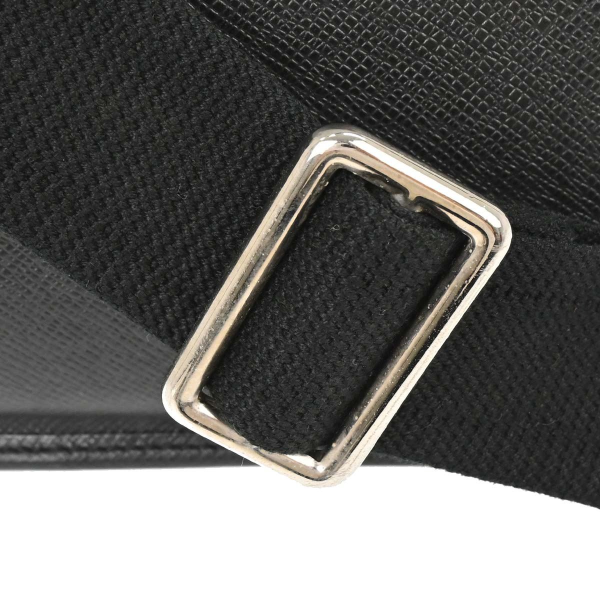 Louis Vuitton Andrei Messenger Taiga Leather Zwart