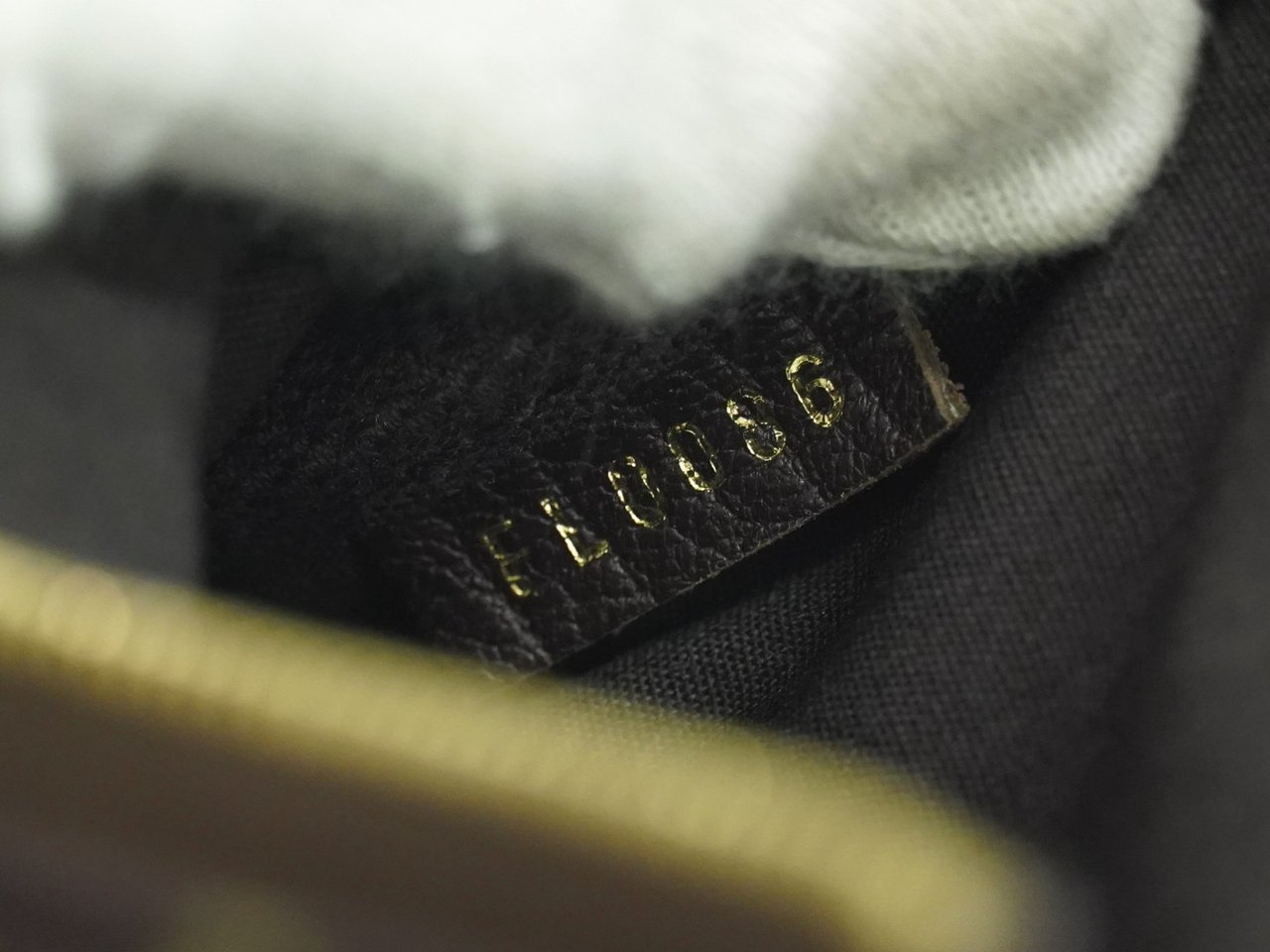 Louis Vuitton Louis Vuitton Mini pochette accessoire Min Lin Canvas Bruin