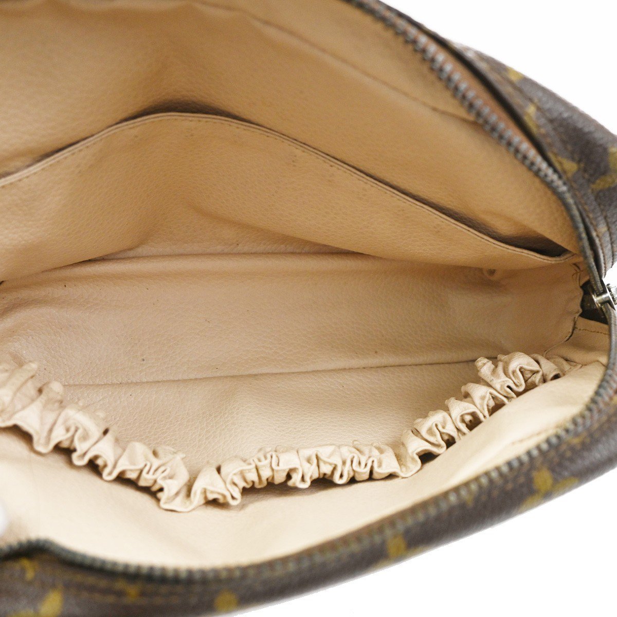 Louis Vuitton Toiletry Pouch Monogram Canvas 23 Bruin