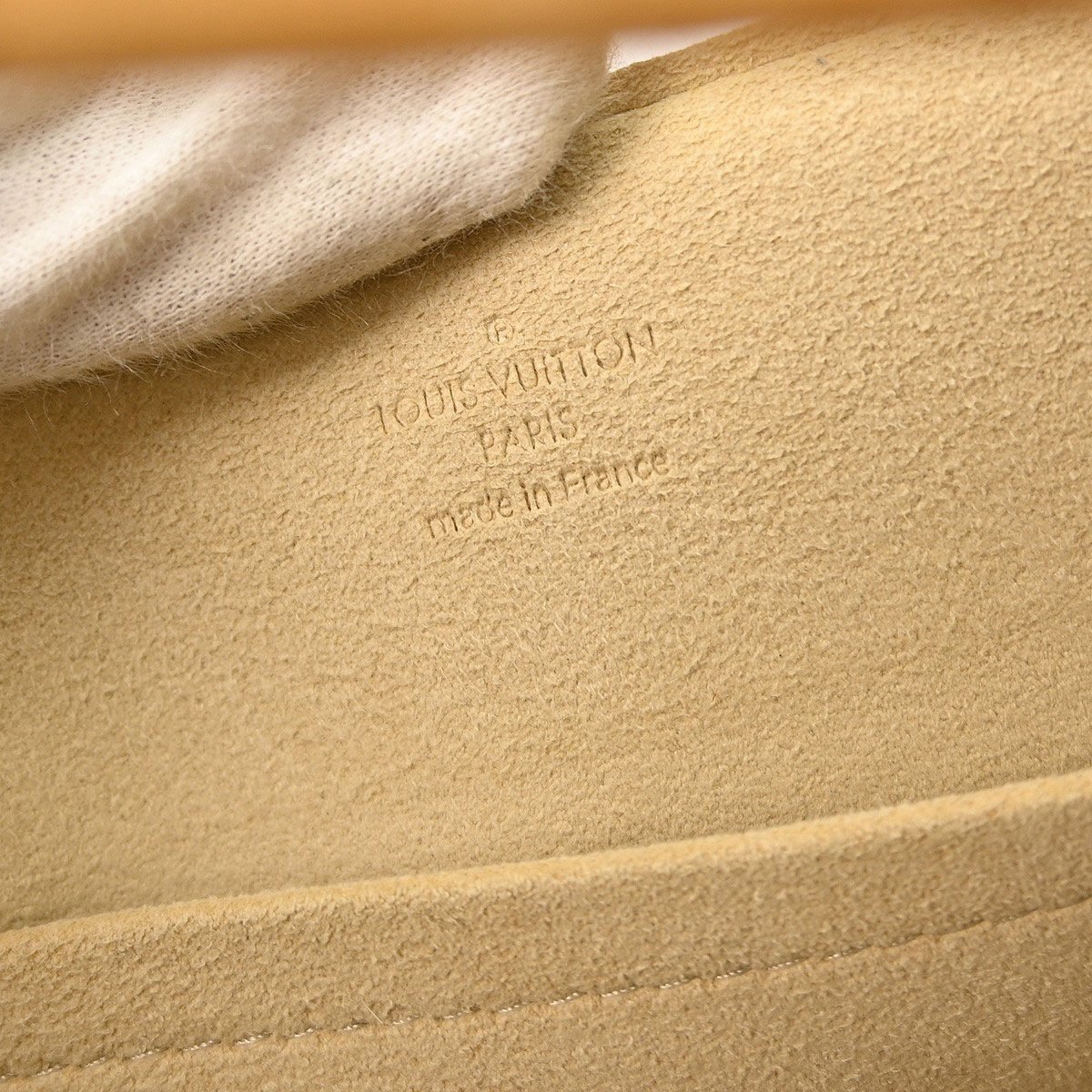 Louis Vuitton Louis Vuitton Beverly Handbag Monogram Canvas MM Bruin