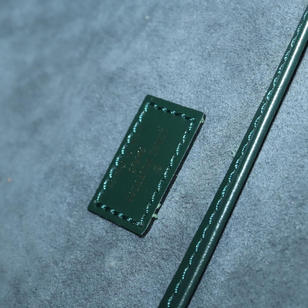 Louis Vuitton Louis Vuitton Helanga Bag Taiga Leather 1 Poche Groen