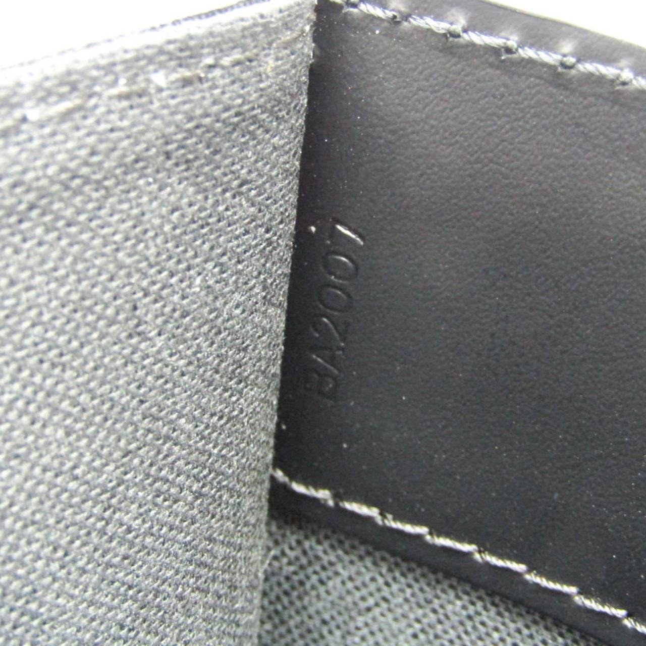 Louis Vuitton Robusto 1 Briefcase Taiga Leather Zwart