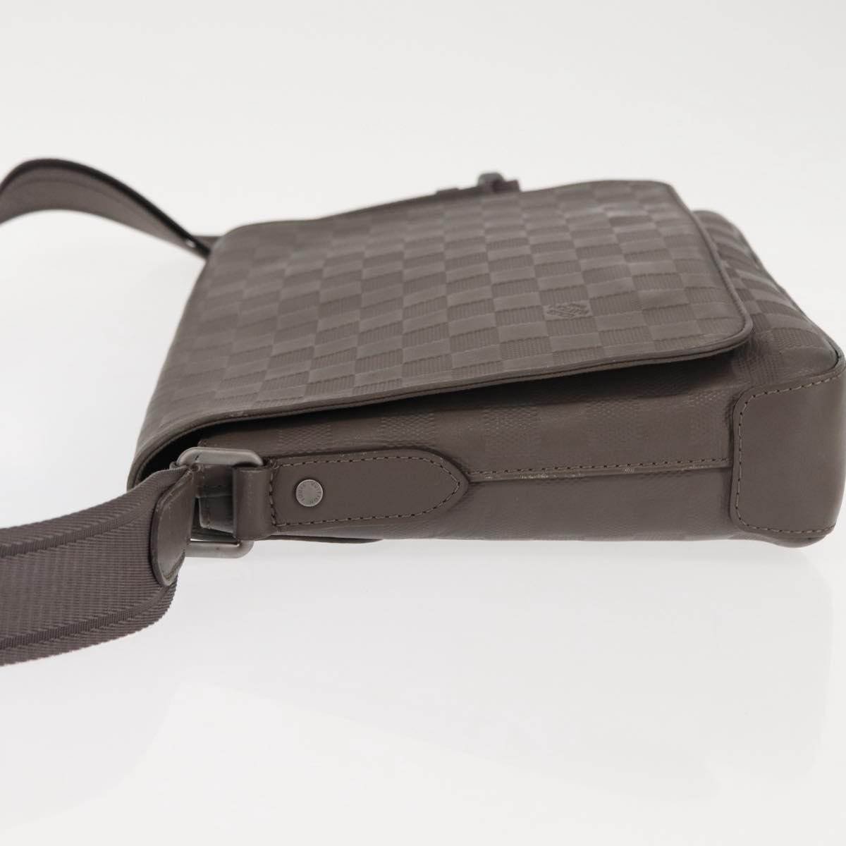 Louis Vuitton District Messenger Damier Infini Leather PM Grijs