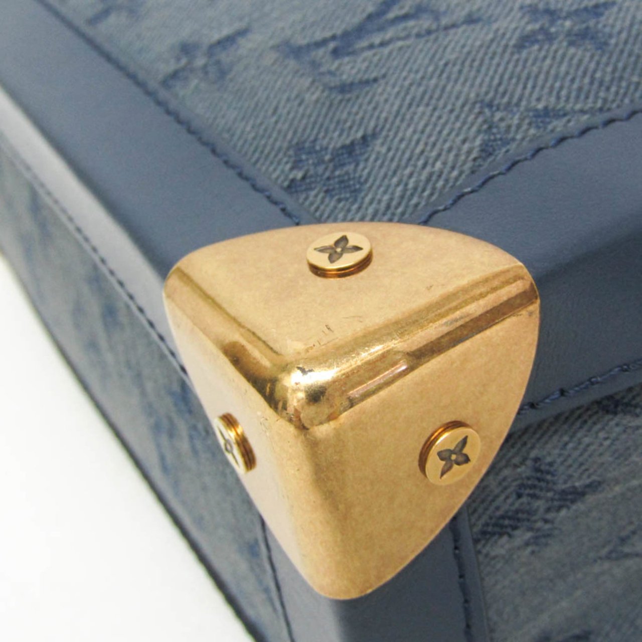 Louis Vuitton Soft Trunk Monogram Denim Blauw