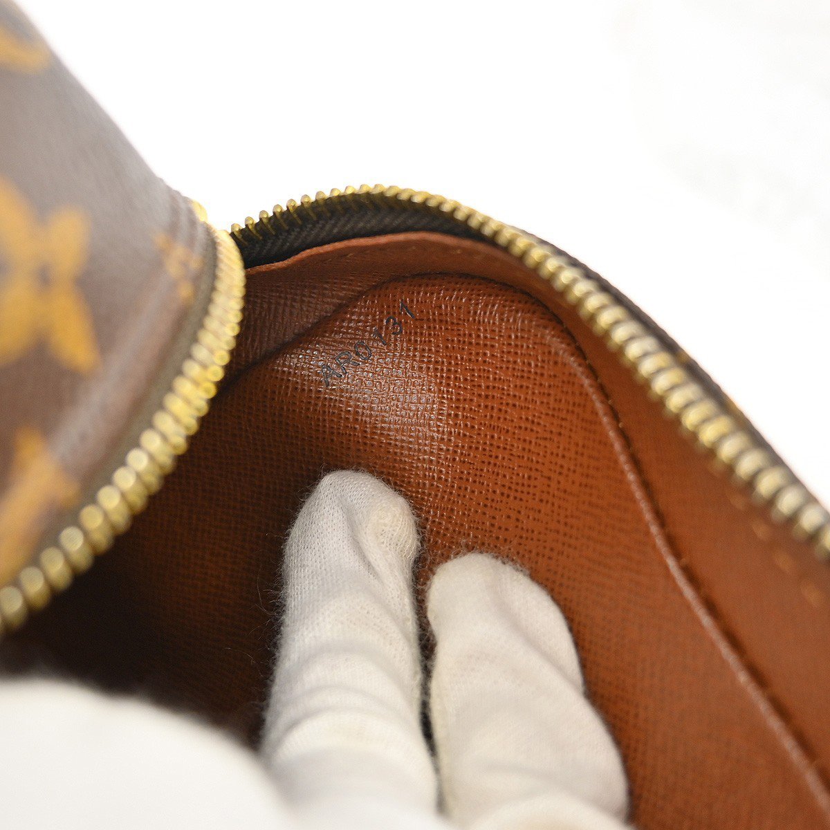 Louis Vuitton Louis Vuitton Nil Messenger Bag Monogram Canvas 28 Bruin