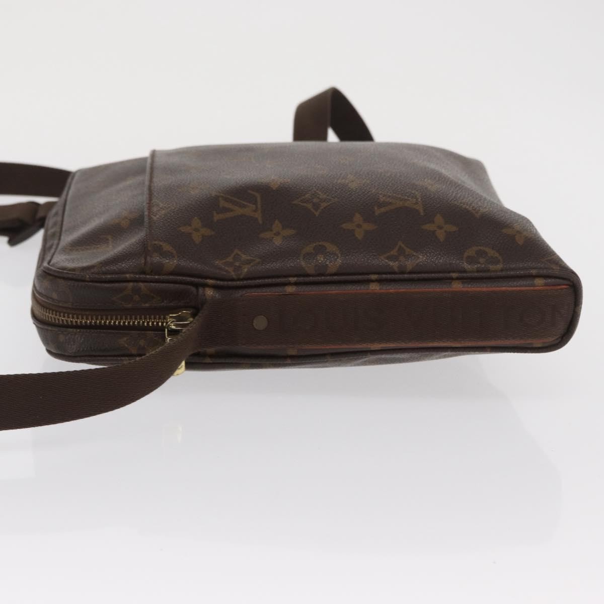 Louis Vuitton Louis Vuitton Trotteur Beaubourg Handbag Monogram Canvas Bruin