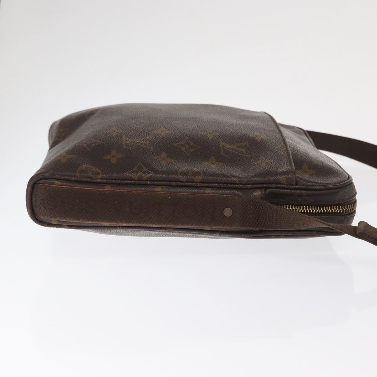 Louis Vuitton Louis Vuitton Trotteur Beaubourg Handbag Monogram Canvas Bruin