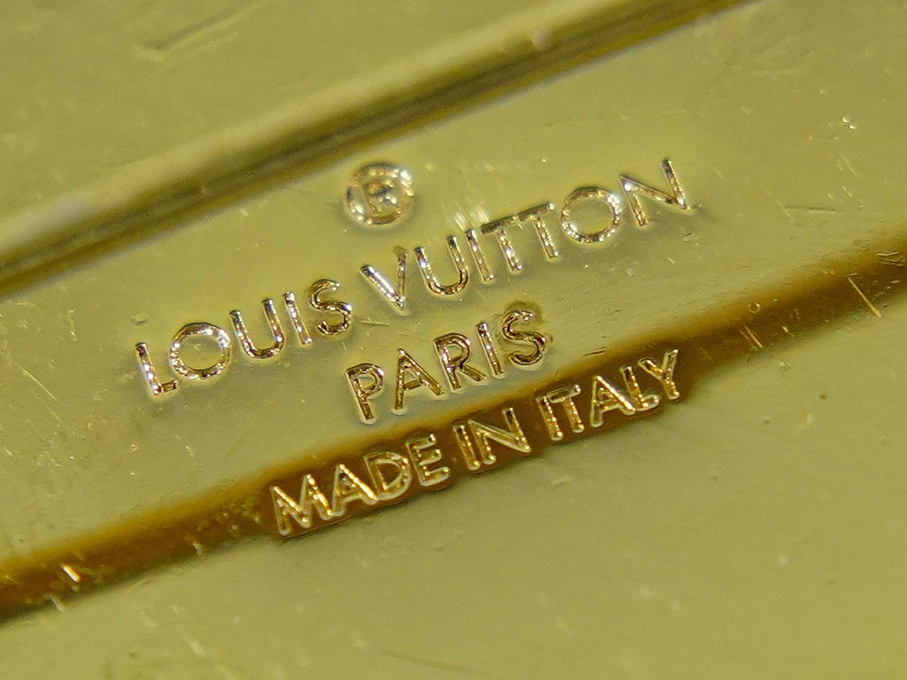 Louis Vuitton Louis Vuitton Single LV Snowflake Pin Metal Bruin