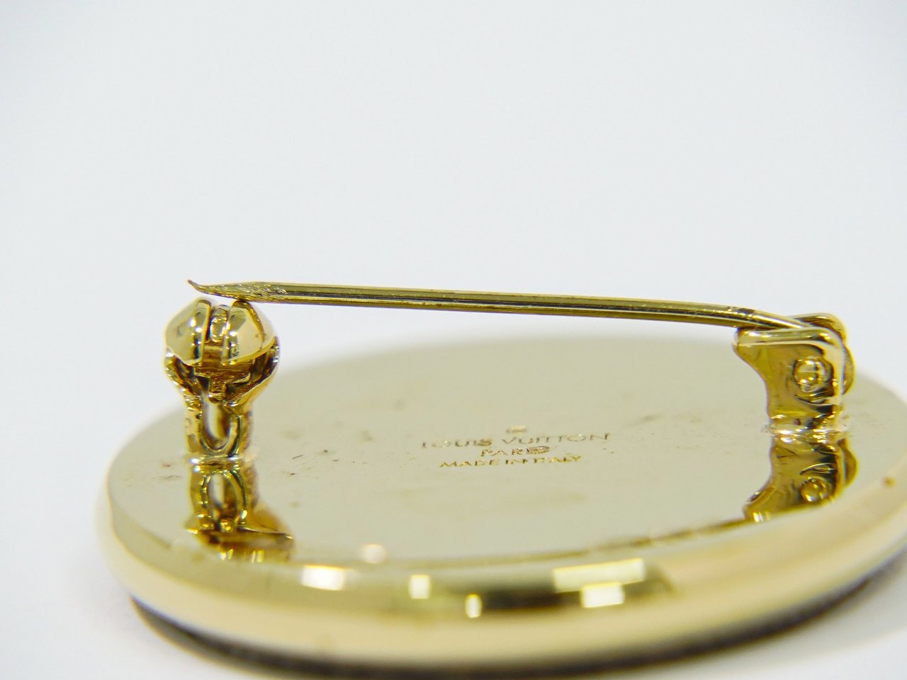 Louis Vuitton Louis Vuitton Single LV Snowflake Pin Metal Bruin