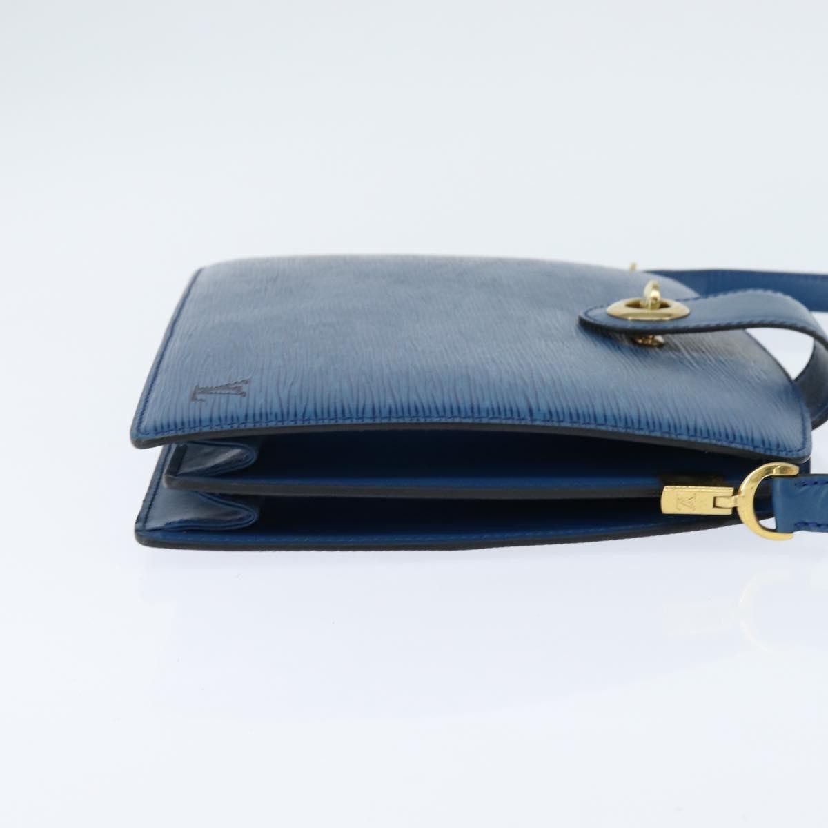 Louis Vuitton Louis Vuitton Capucines Shoulder Bag Epi Leather Blauw