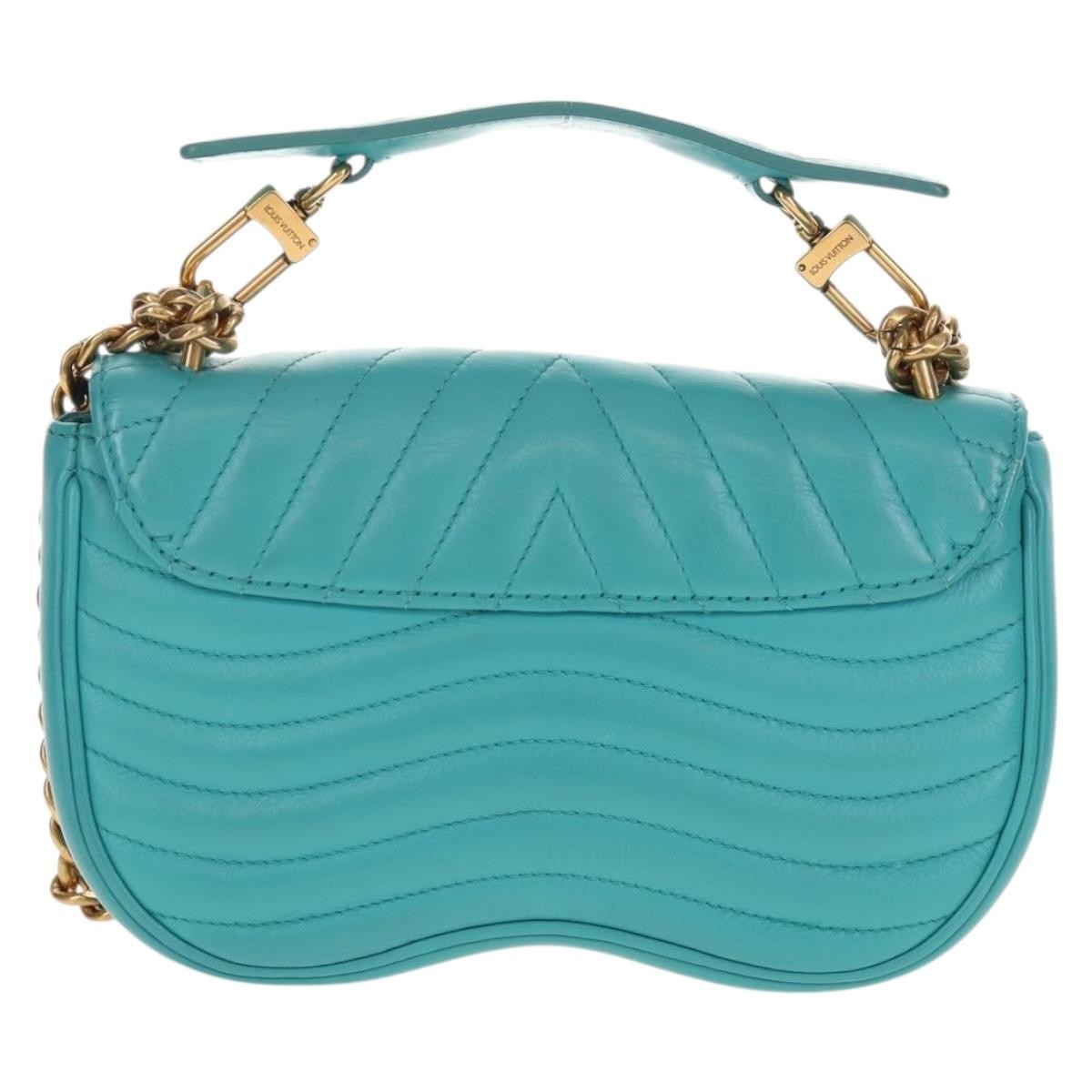 Louis Vuitton Louis Vuitton New Wave Chain Bag Quilted Leather PM Blauw