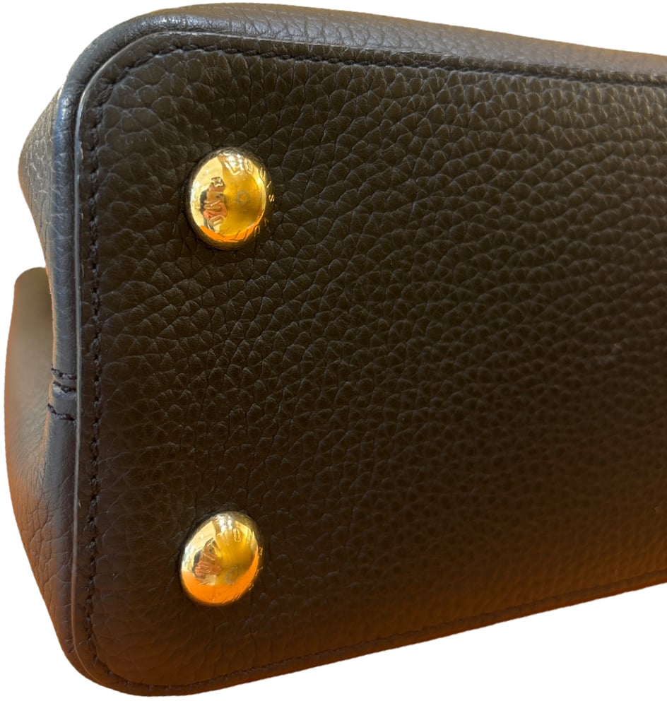 Louis Vuitton Capucines Leather MM Zwart