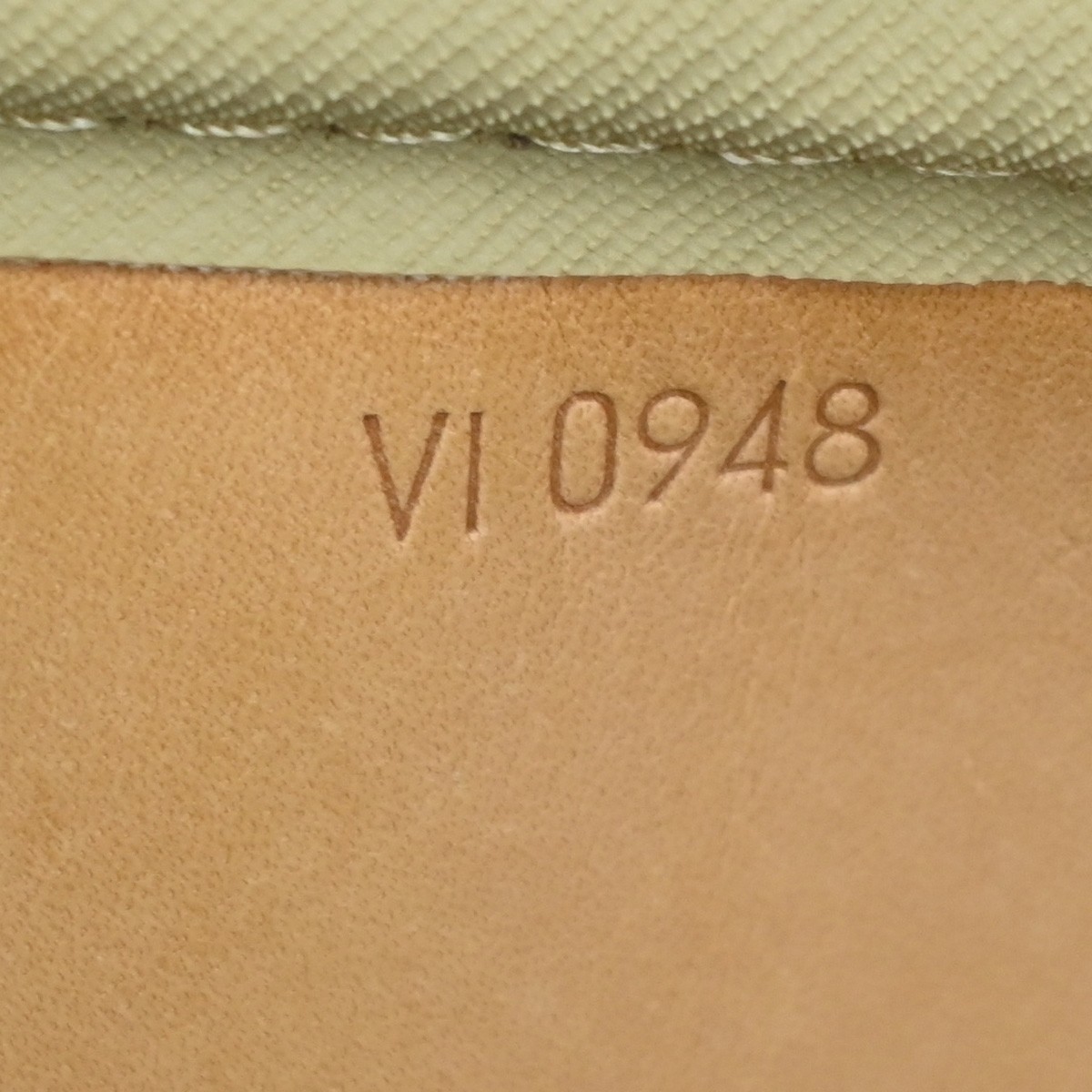 Louis Vuitton Louis Vuitton Alize Bag Monogram Canvas 24 Heures Bruin