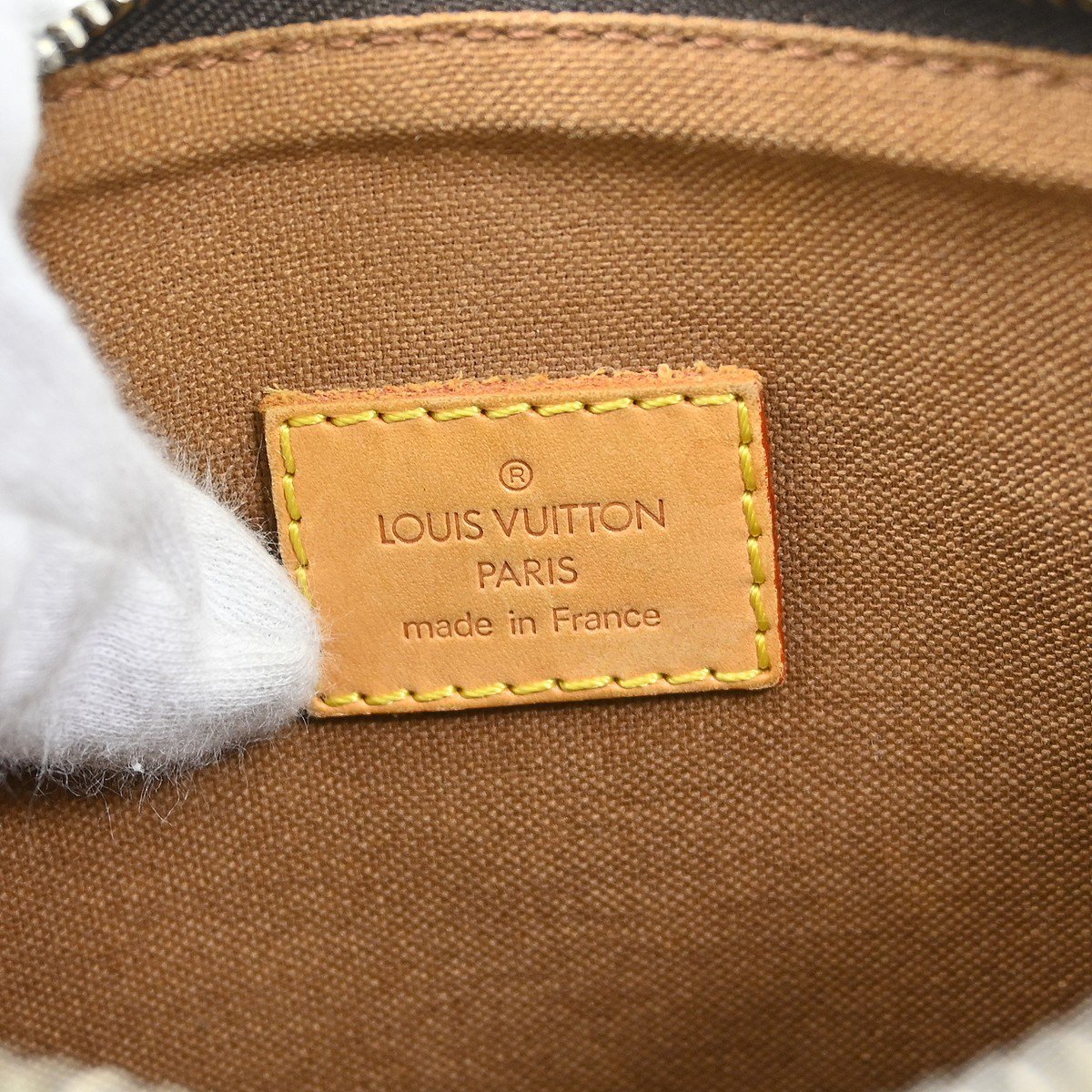 Louis Vuitton Bosphore Pochette Monogram Canvas Bruin