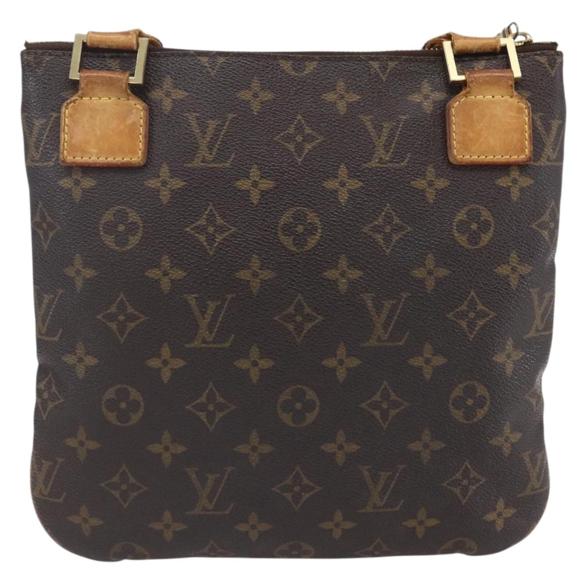 Louis Vuitton Louis Vuitton Bosphore Pochette Monogram Canvas Bruin