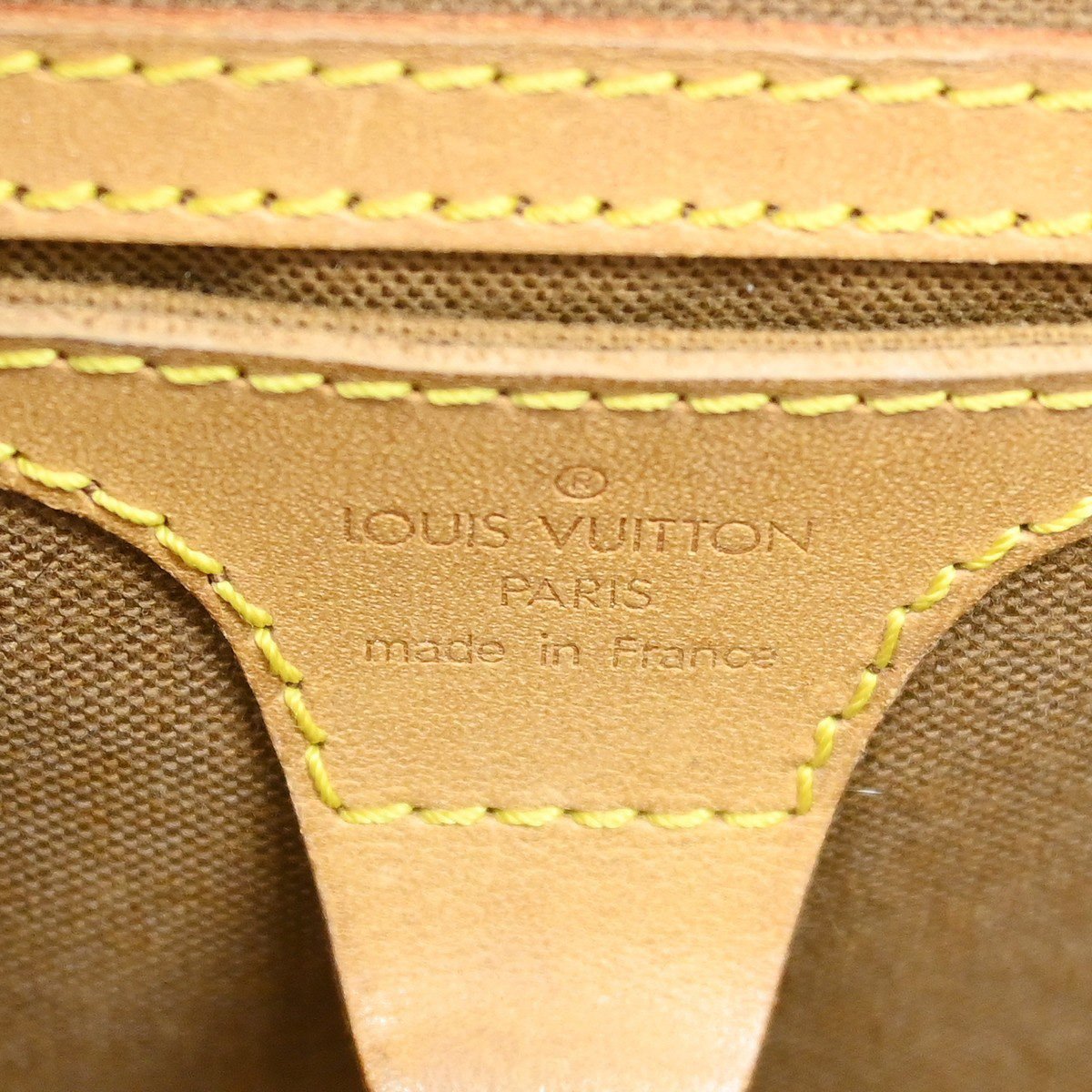 Louis Vuitton Louis Vuitton Ellipse Bag Monogram Canvas MM Bruin