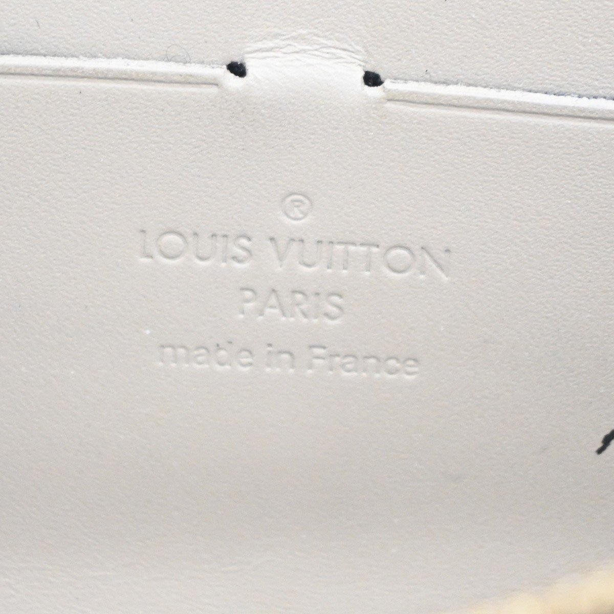 Louis Vuitton Louis Vuitton Suhali Le Favori Wallet Leather Grijs