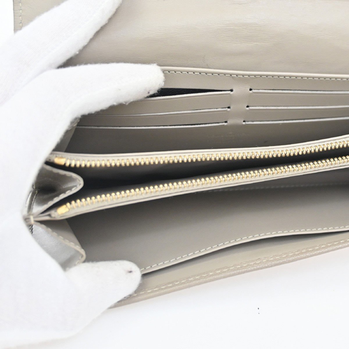 Louis Vuitton Louis Vuitton Suhali Le Favori Wallet Leather Grijs