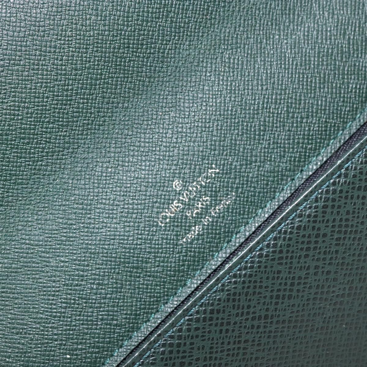 Louis Vuitton Kourad Pouch Taiga Groen