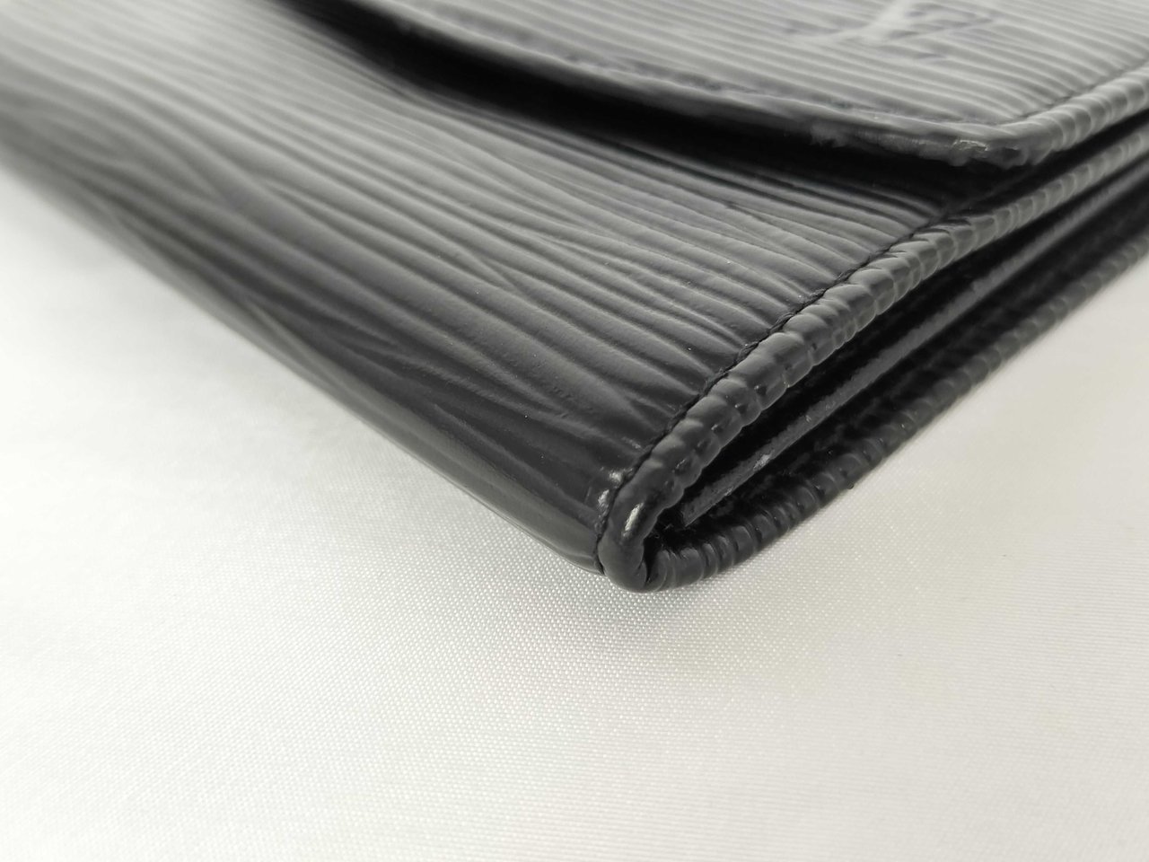 Louis Vuitton Iris Wallet NM Epi Zwart