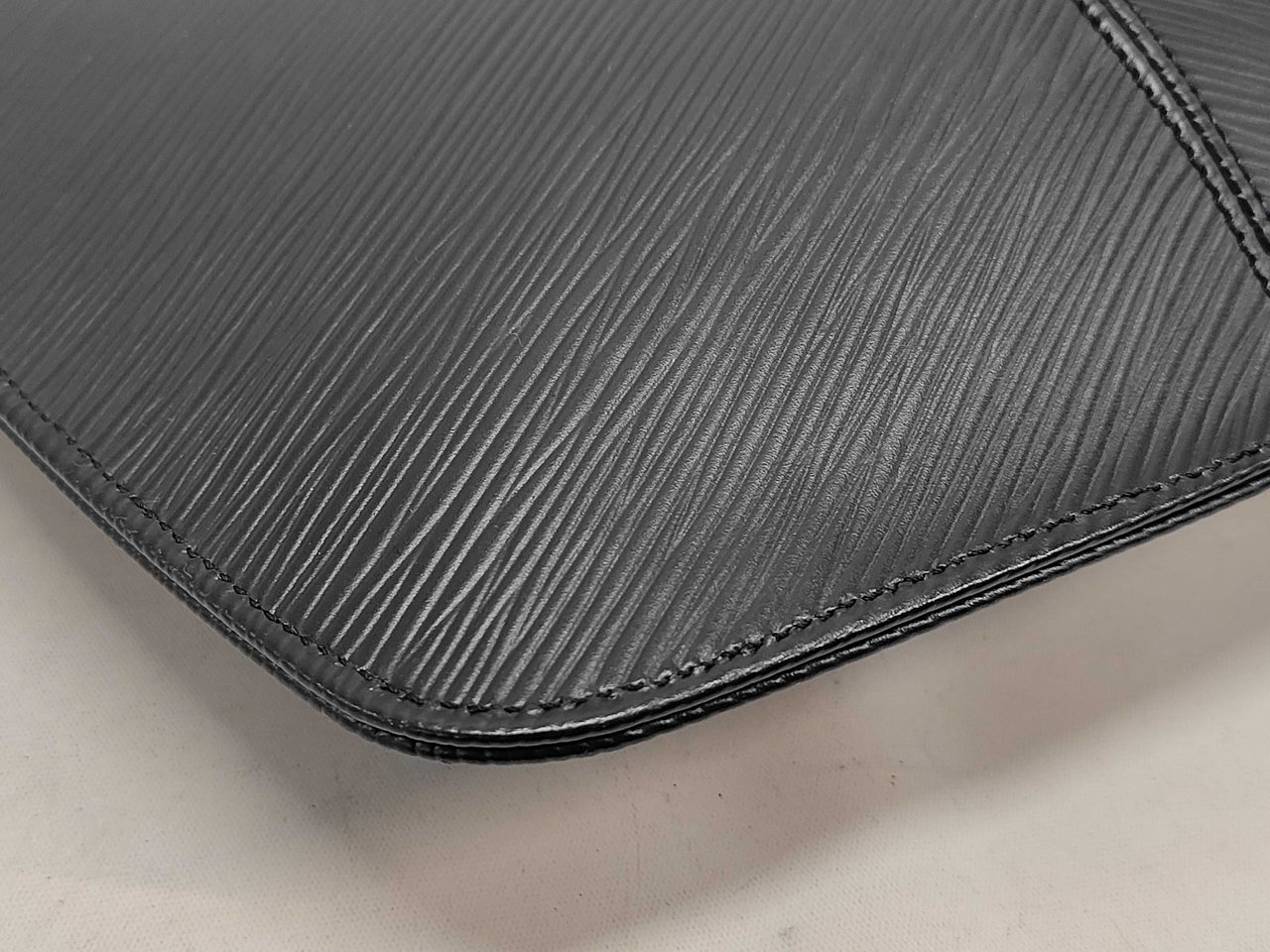 Louis Vuitton Demi Lune Tote Epi Leather Zwart