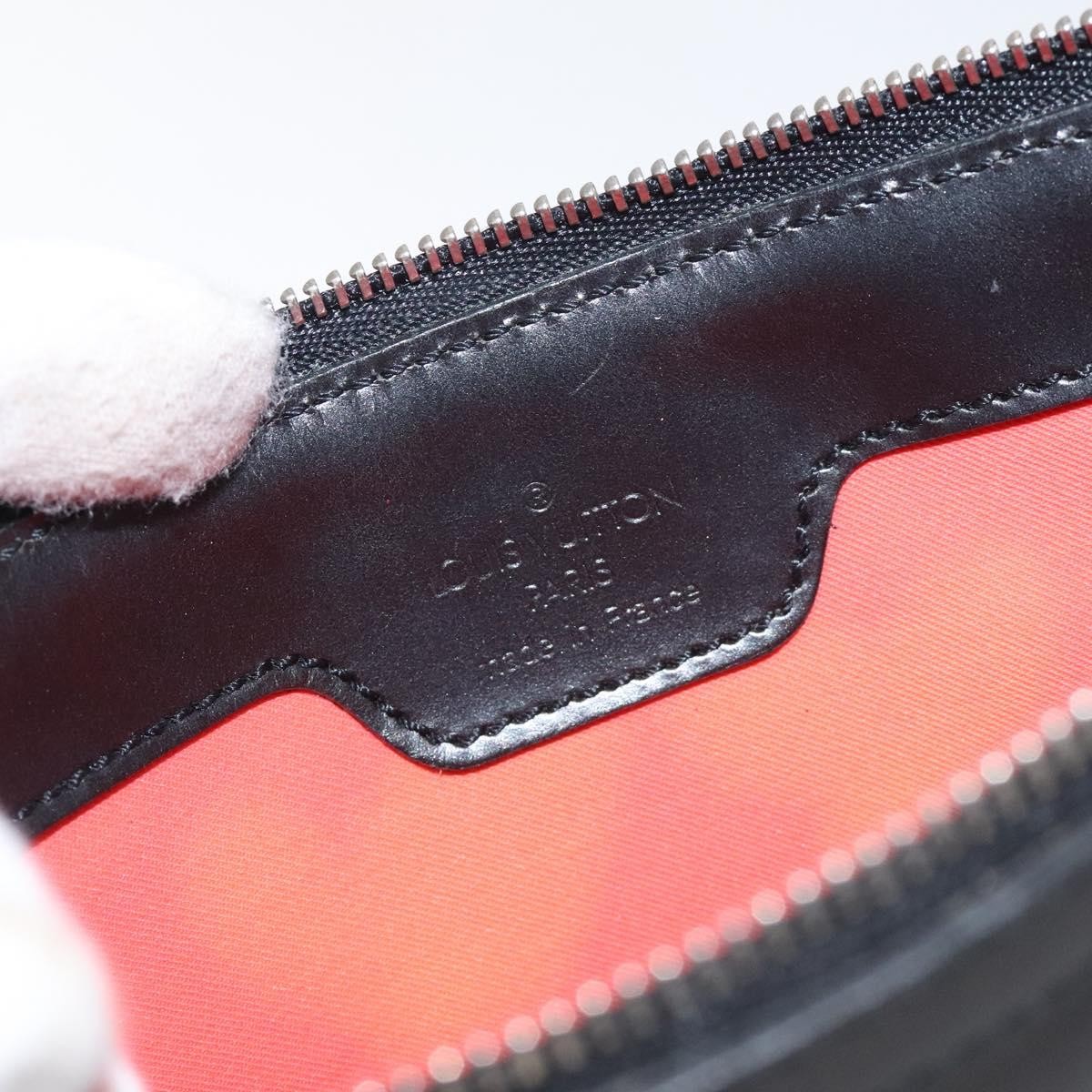 Louis Vuitton Louis Vuitton Delmonico Pochette Stretch Epi Leather Zwart