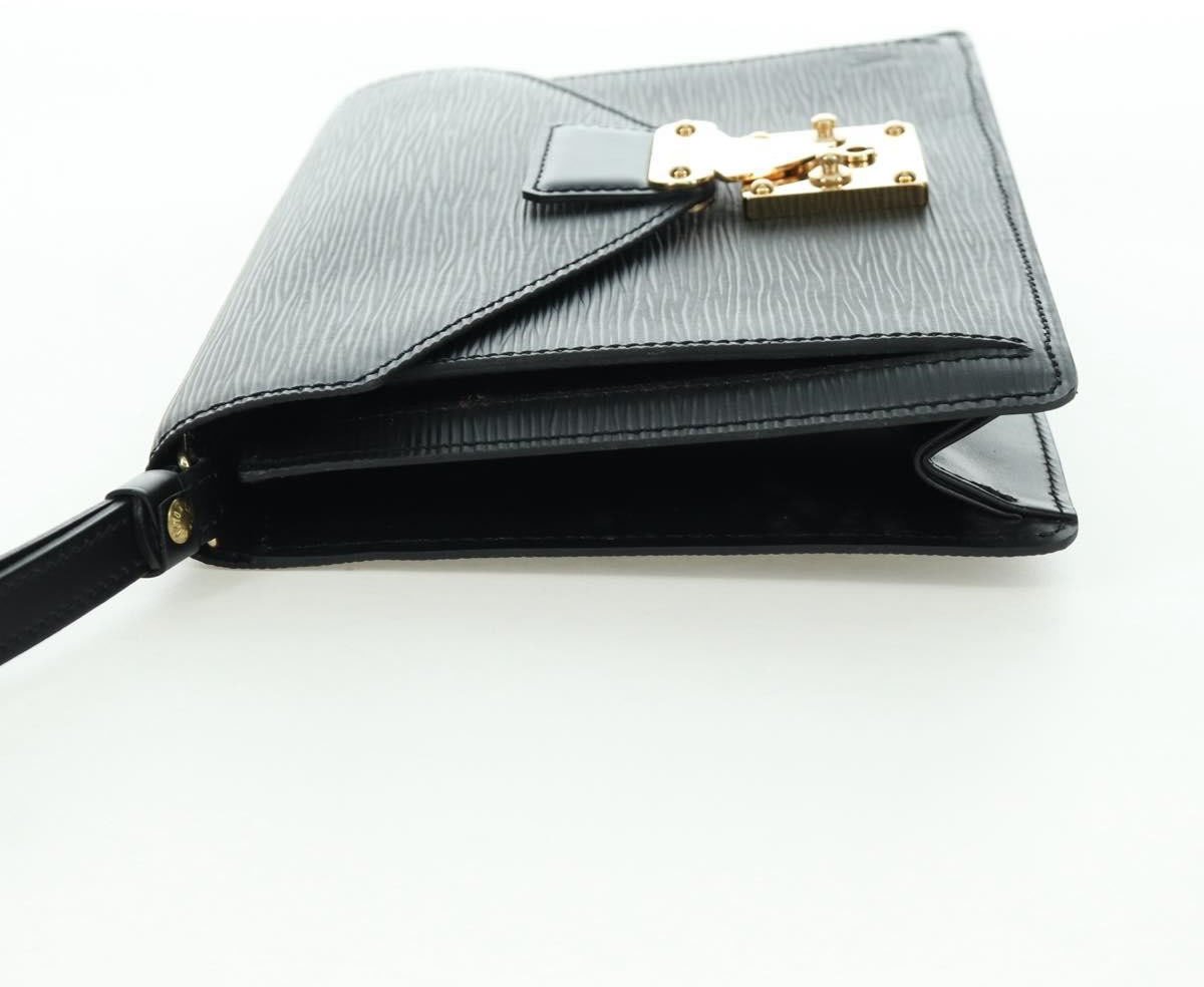 Louis Vuitton Louis Vuitton Dragonne Pochette Epi Leather Zwart