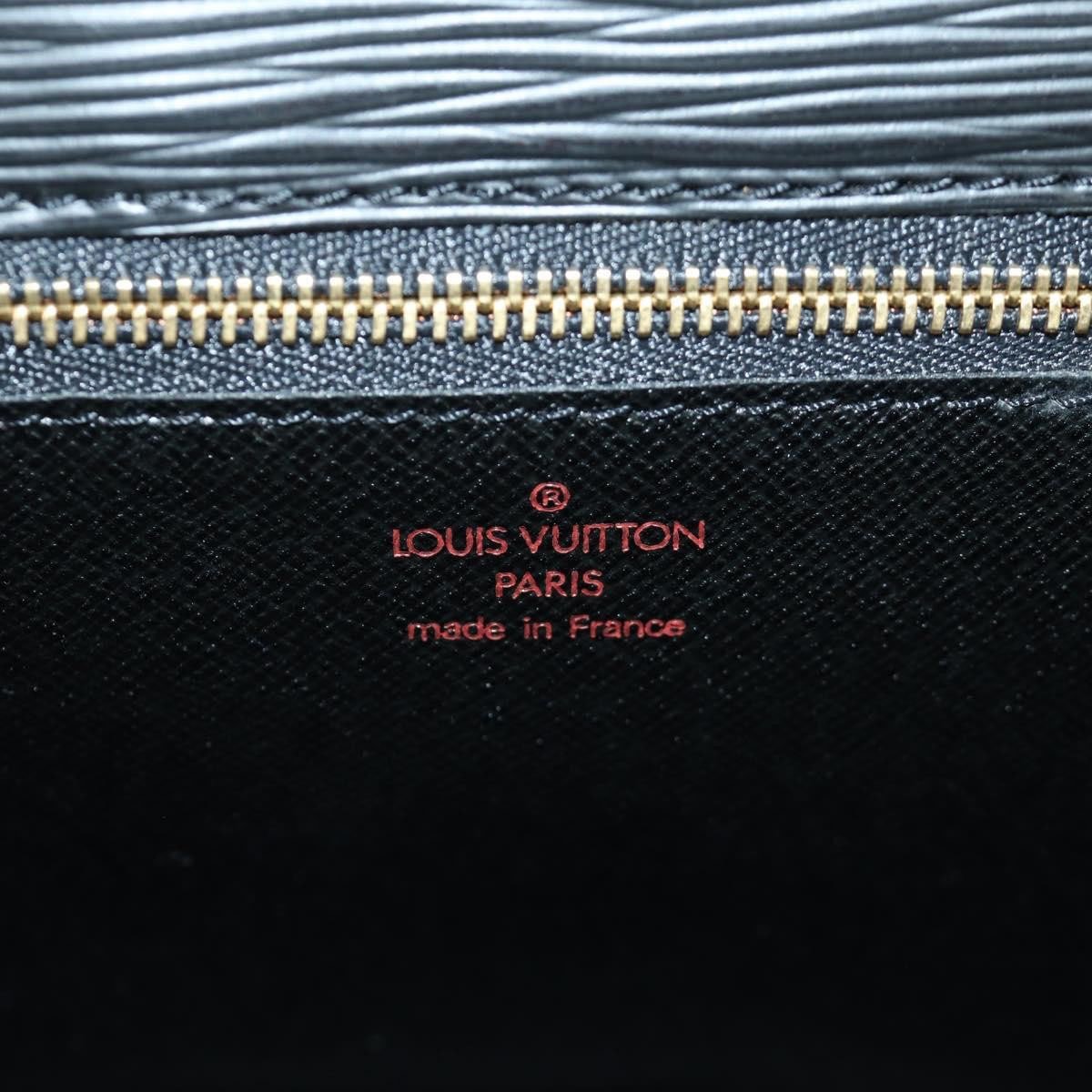 Louis Vuitton Louis Vuitton Dragonne Pochette Epi Leather Zwart