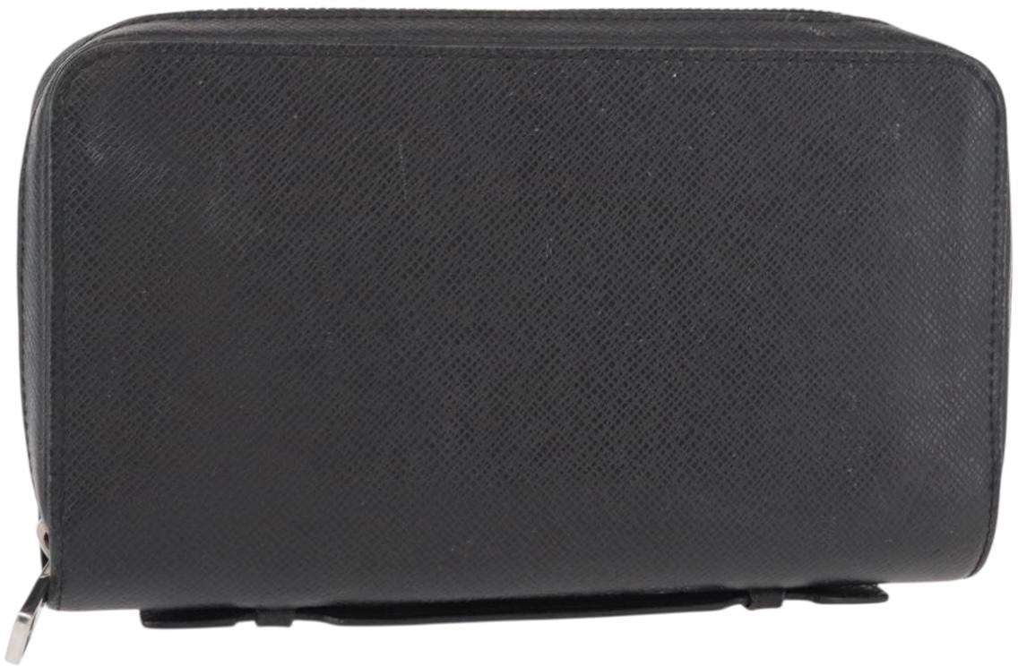 Louis Vuitton Louis Vuitton Zippy XL Taiga Leather Zwart