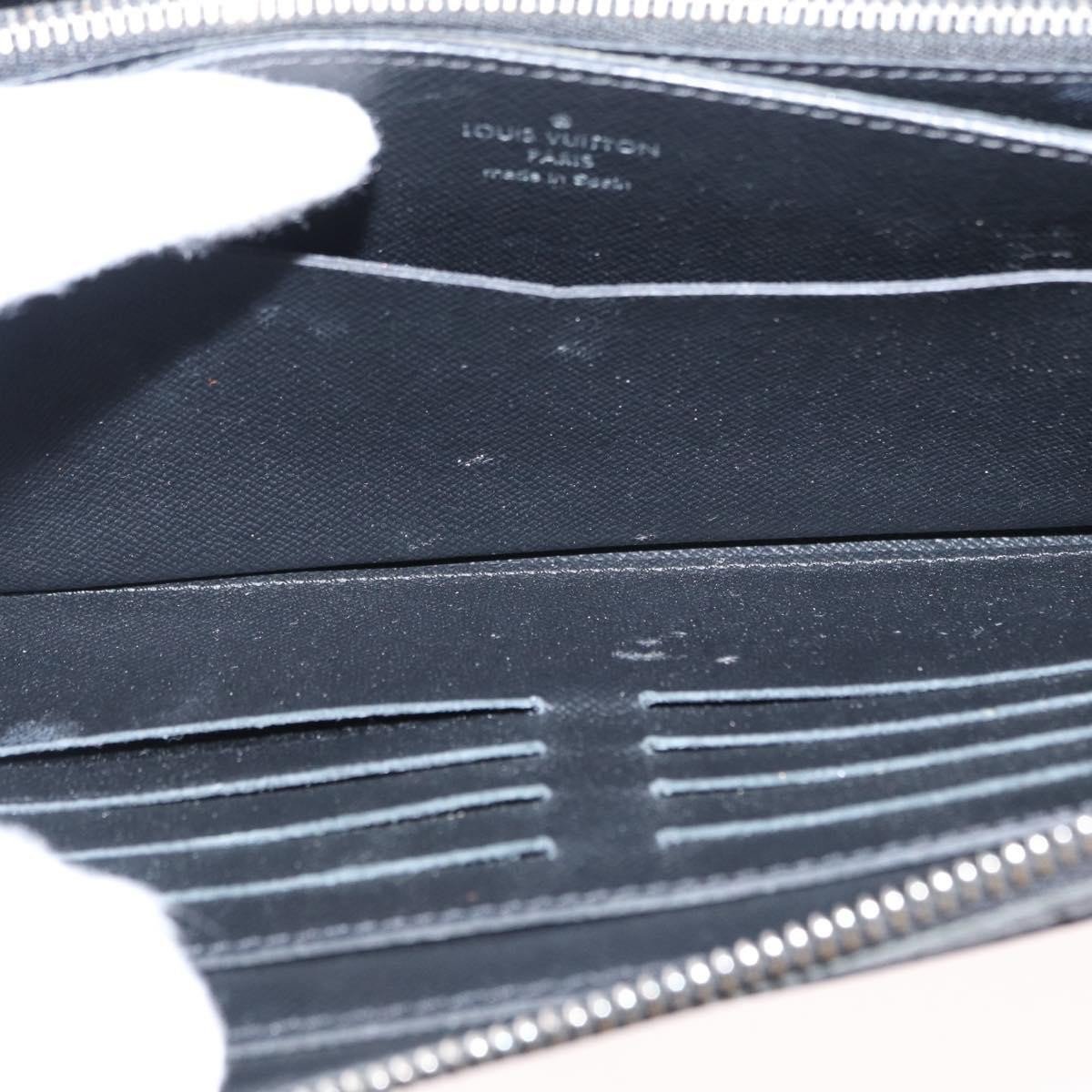 Louis Vuitton Louis Vuitton Zippy XL Taiga Leather Zwart