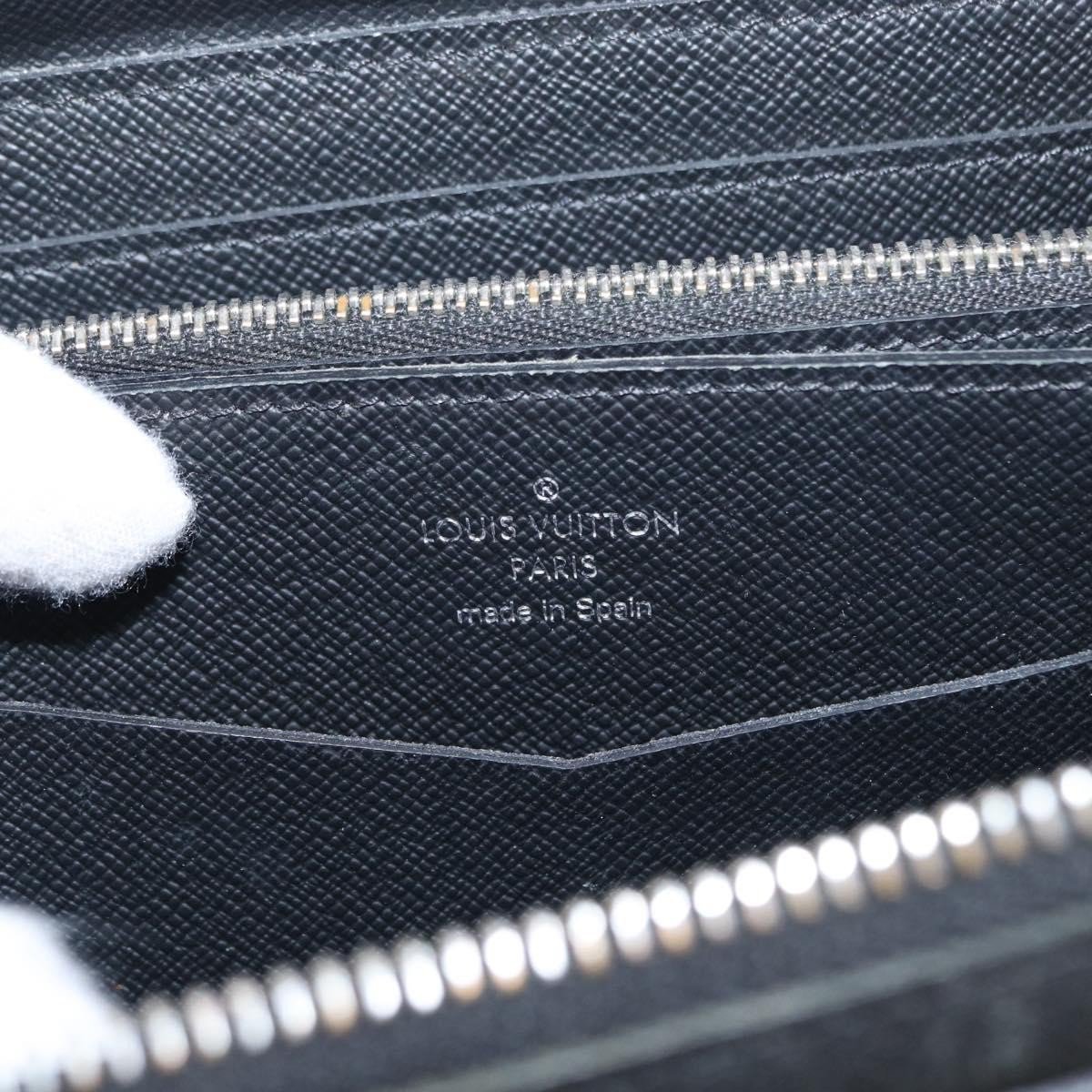 Louis Vuitton Louis Vuitton Zippy XL Taiga Leather Zwart