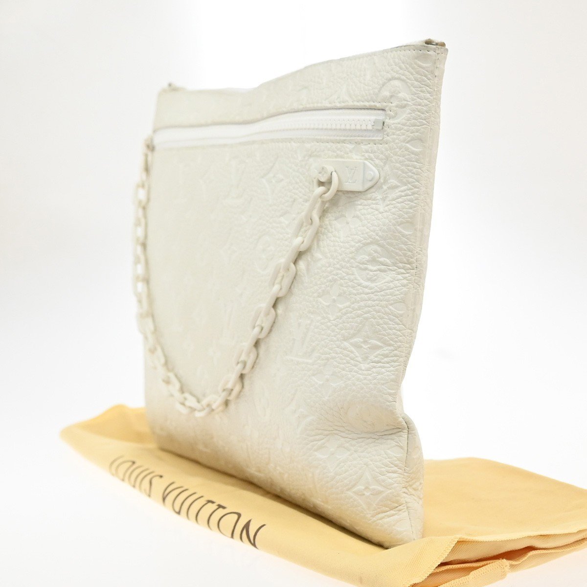 Louis Vuitton Louis Vuitton A4 Pouch Monogram Taurillon Leather Wit