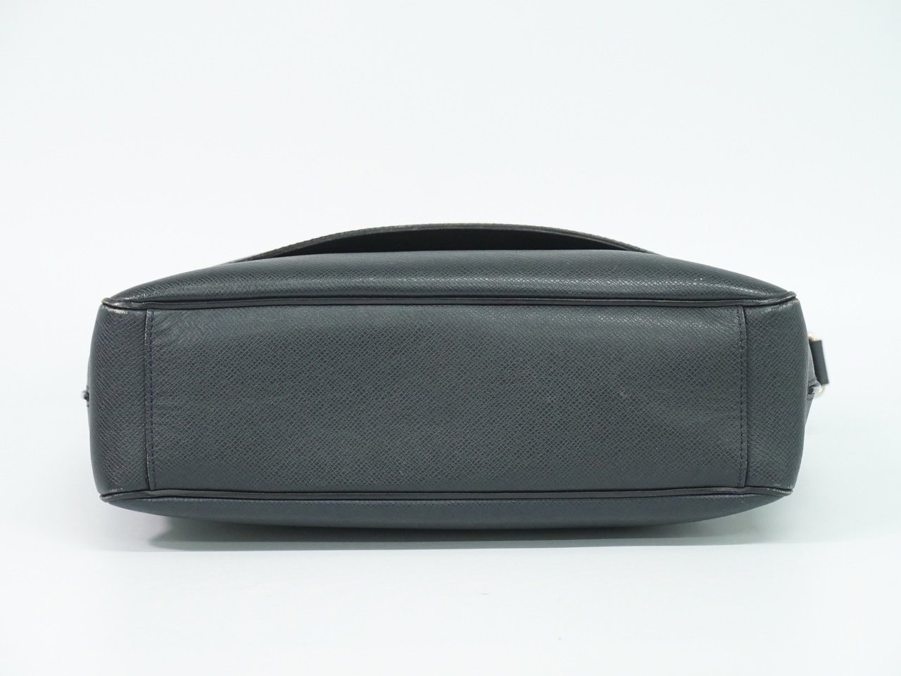Louis Vuitton Roman Taiga Leather MM Navy