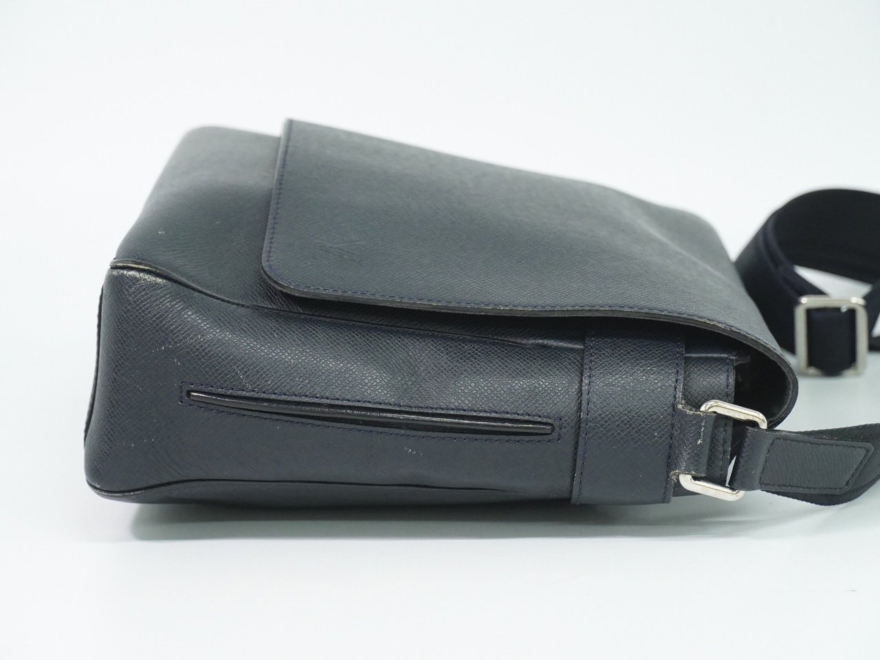 Louis Vuitton Roman Taiga Leather MM Navy