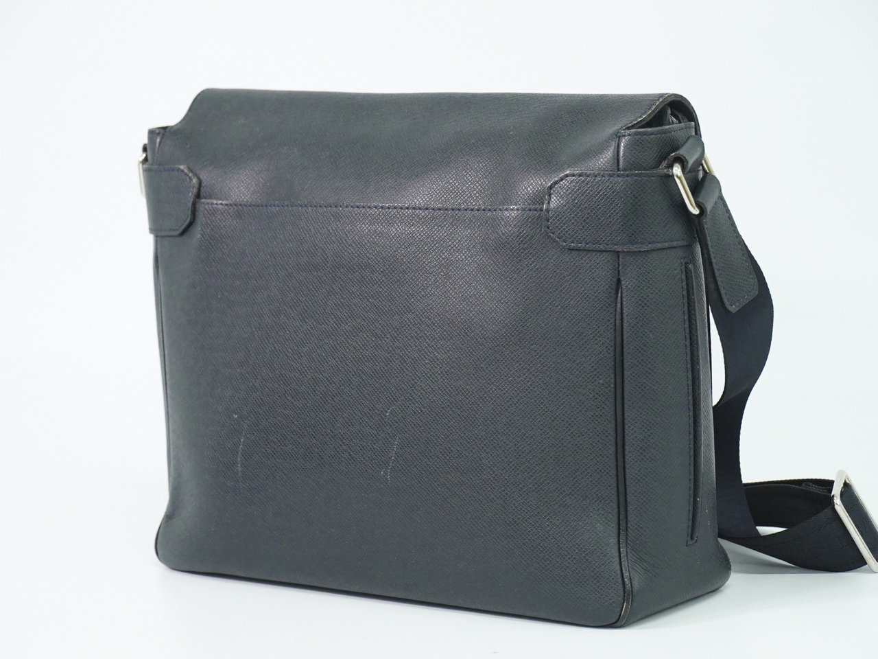 Louis Vuitton Roman Taiga Leather MM Navy