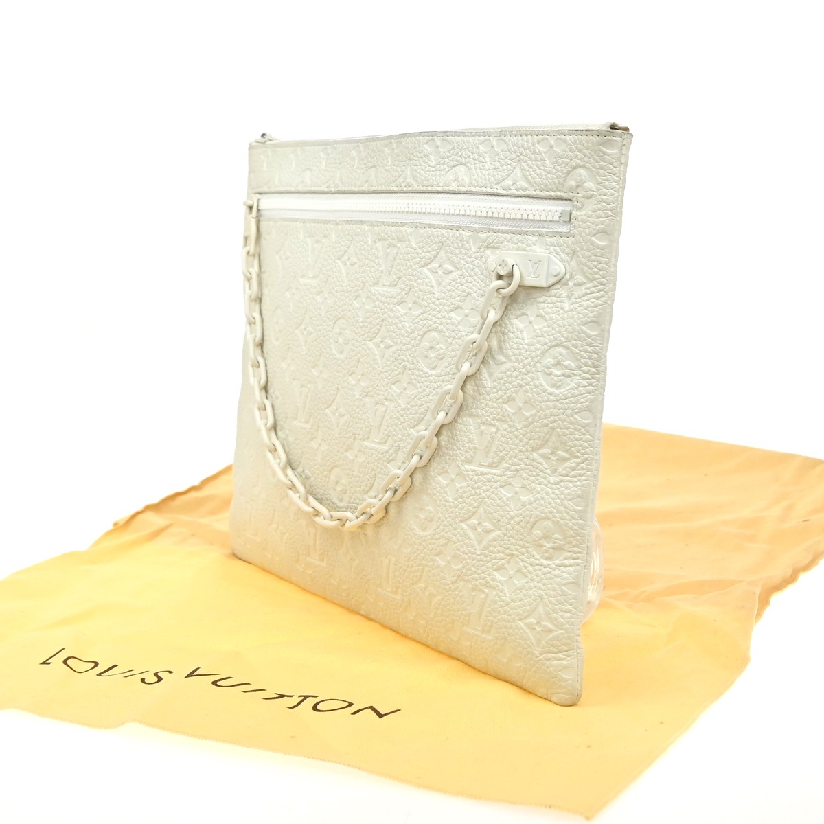 Louis Vuitton Louis Vuitton Pochette A4 Monogram Taurillon Leather Wit