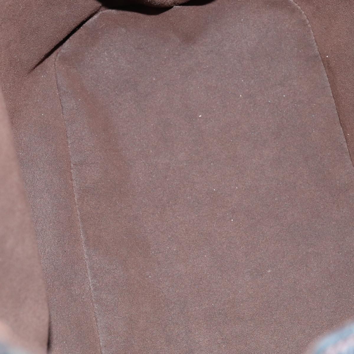 Louis Vuitton Louis Vuitton L Hobo Mahina Leather Zwart