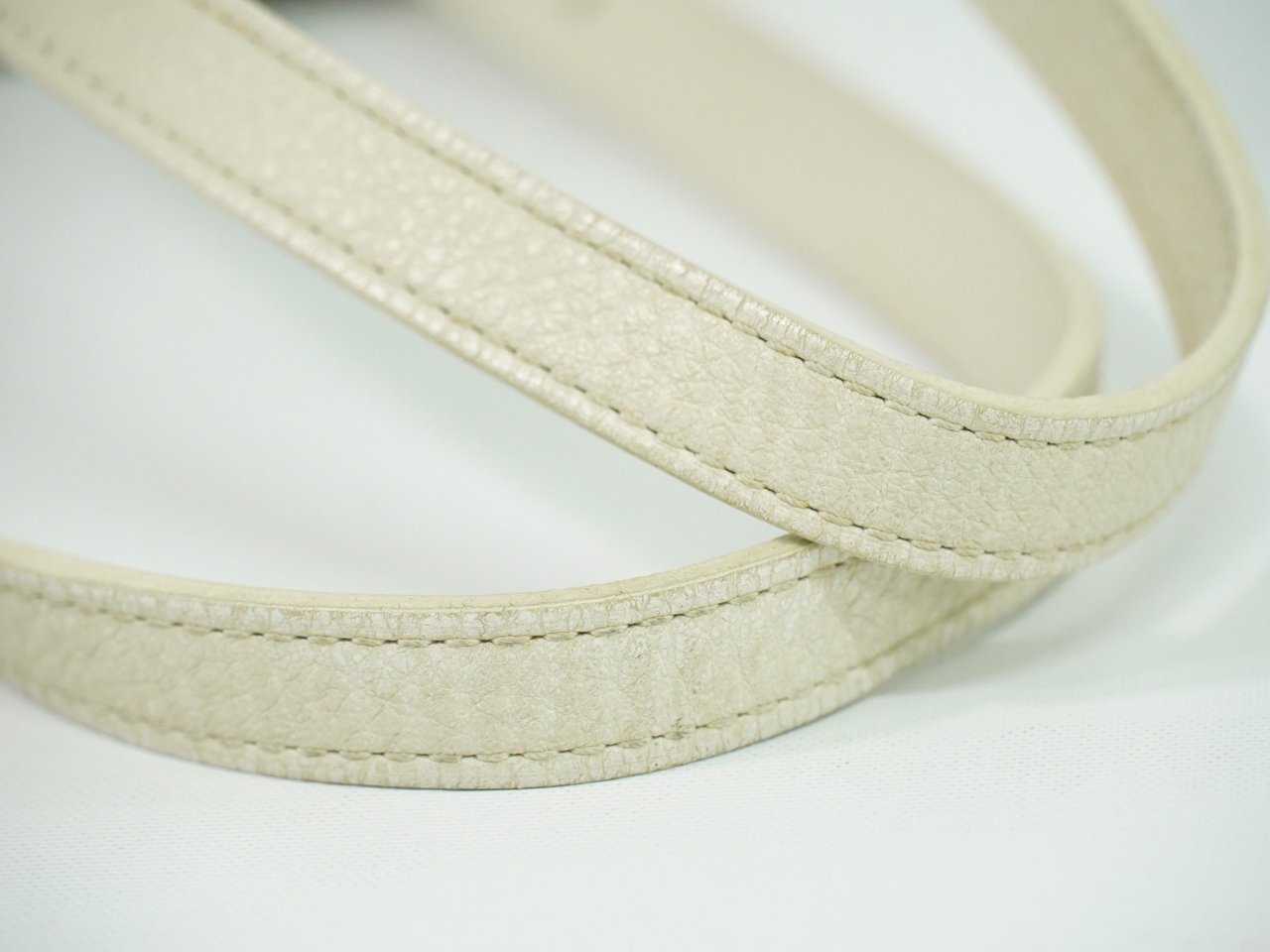 Louis Vuitton Louis Vuitton Petit Bucket Bag Mini Lin Beige