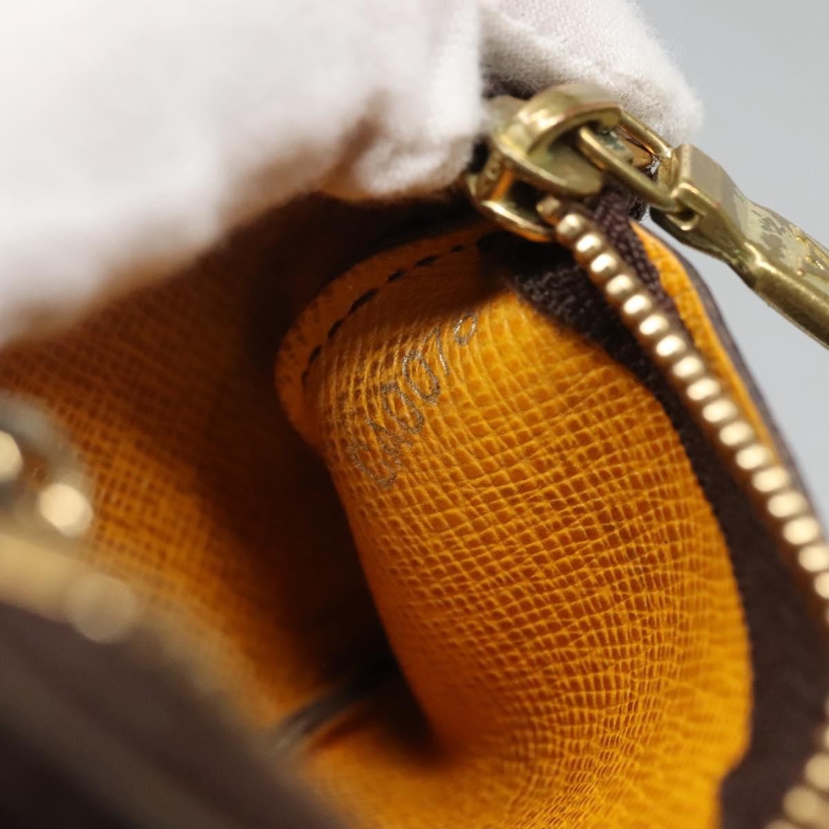 Louis Vuitton Louis Vuitton Pochette Clés Monogram Empreinte Bruin