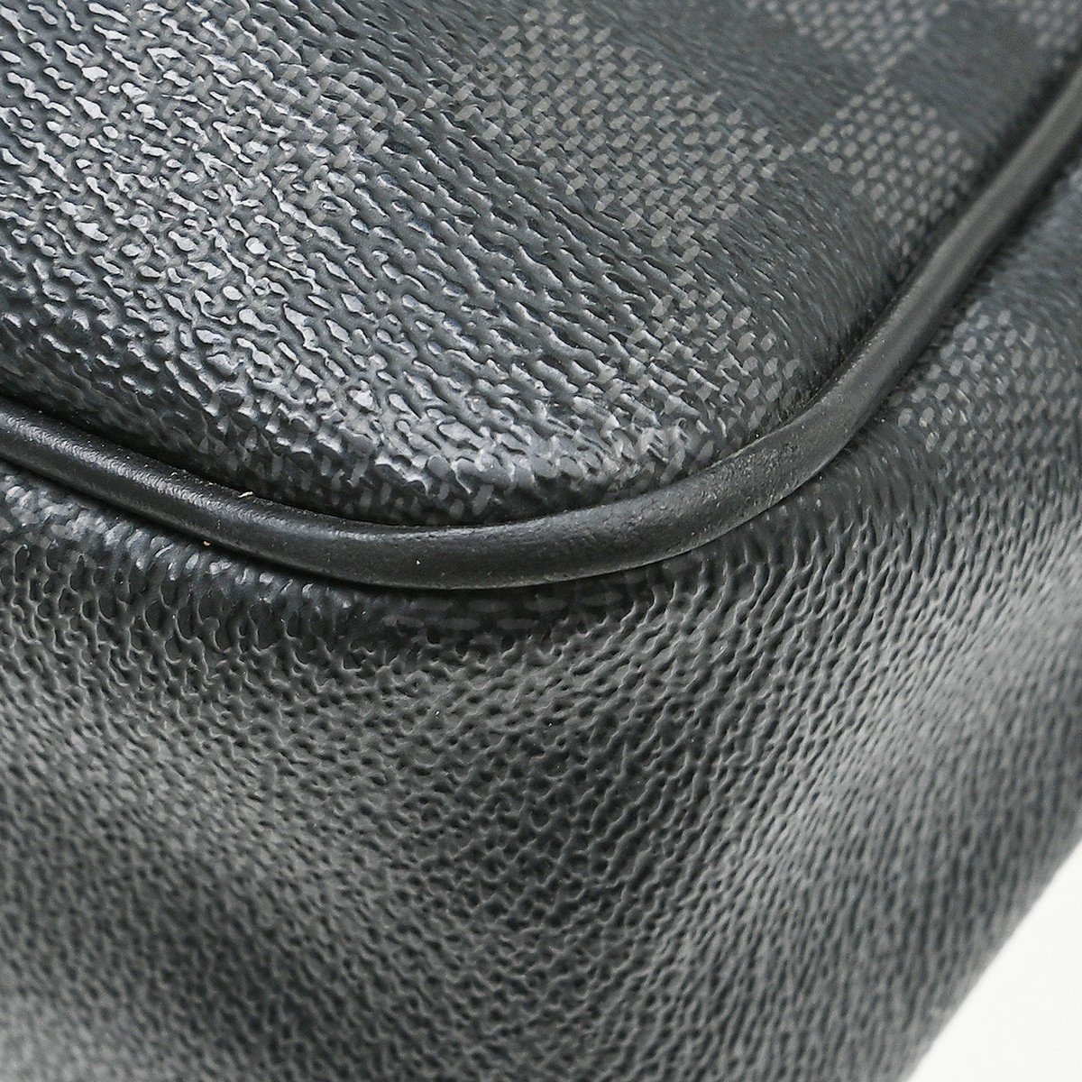Louis Vuitton Daniel Messenger Damier Graphite MM Zwart
