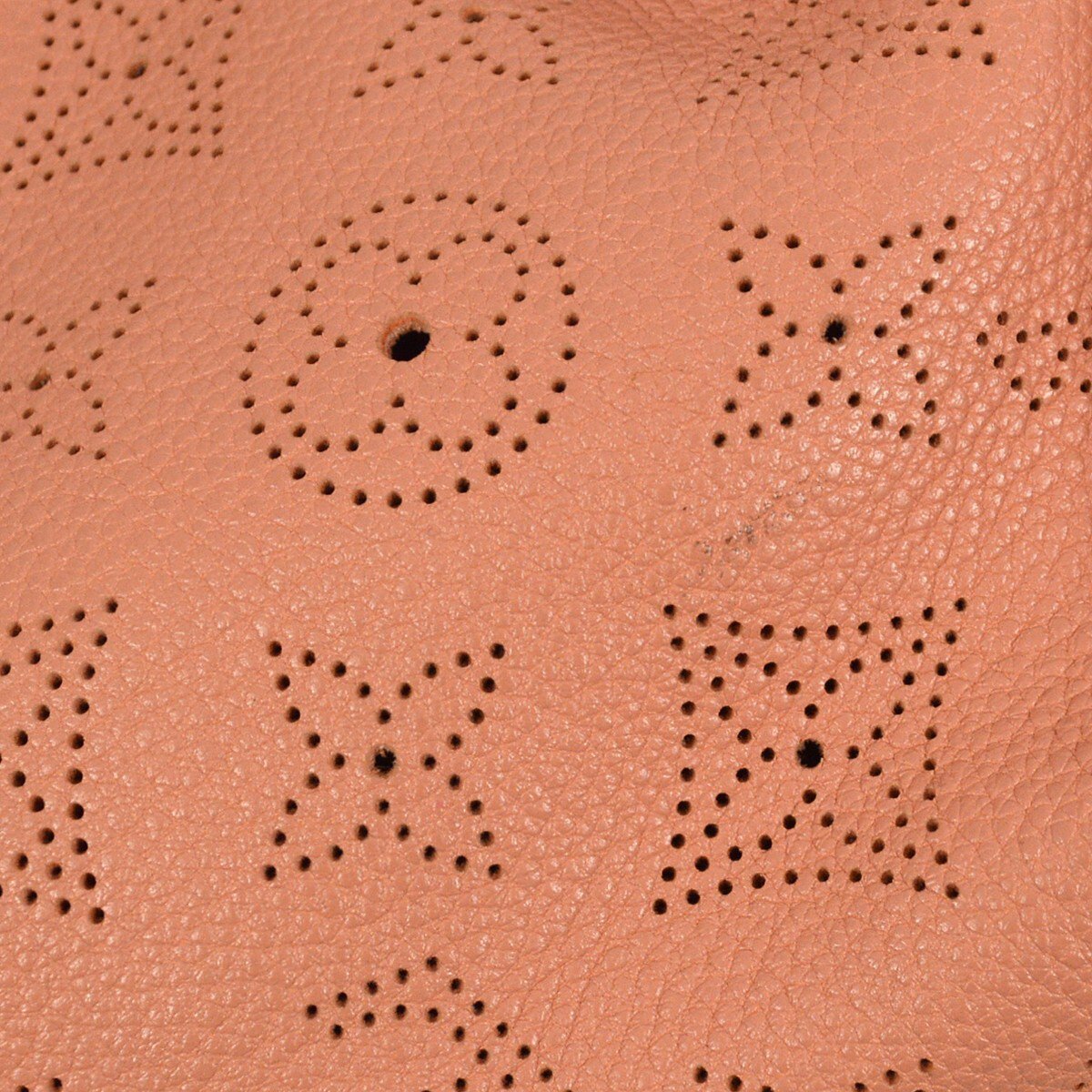 Louis Vuitton Selene Handbag Mahina Leather PM Roze