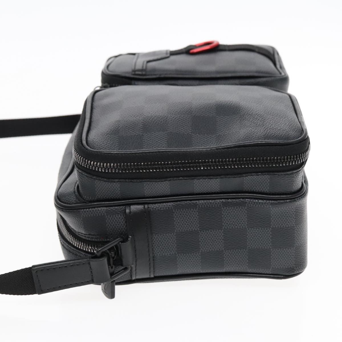 Louis Vuitton Louis Vuitton Utility Business Bag Damier Graphite Grijs