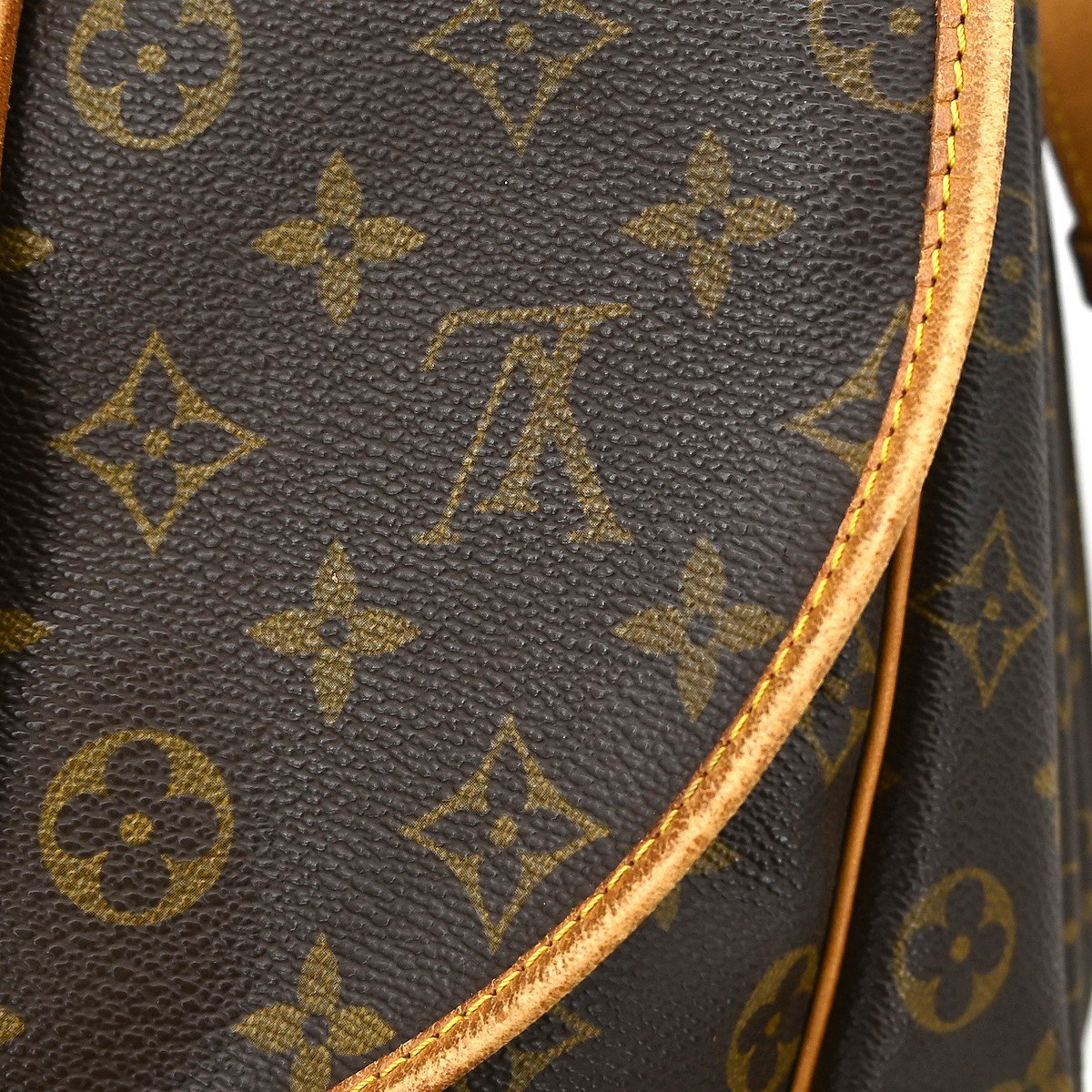 Louis Vuitton Saumur Monogram 43 Bruin