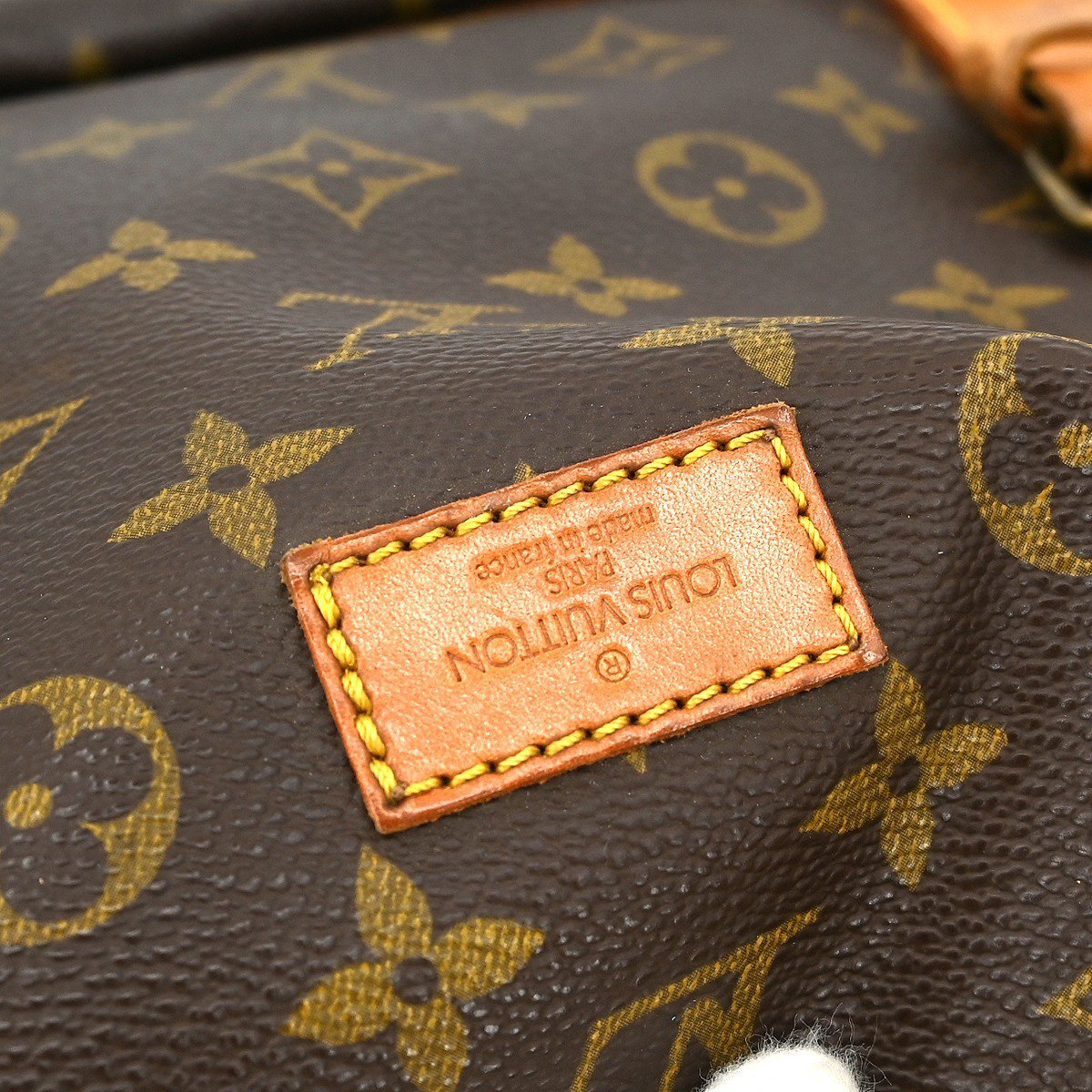 Louis Vuitton Saumur Monogram 43 Bruin