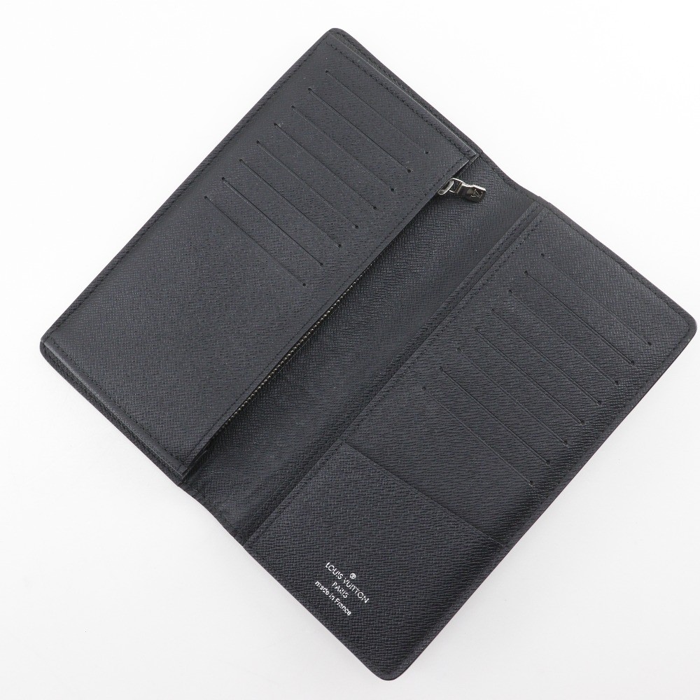 Louis Vuitton Louis Vuitton Brazza Long Bifold wallet Taiga Leather Zwart