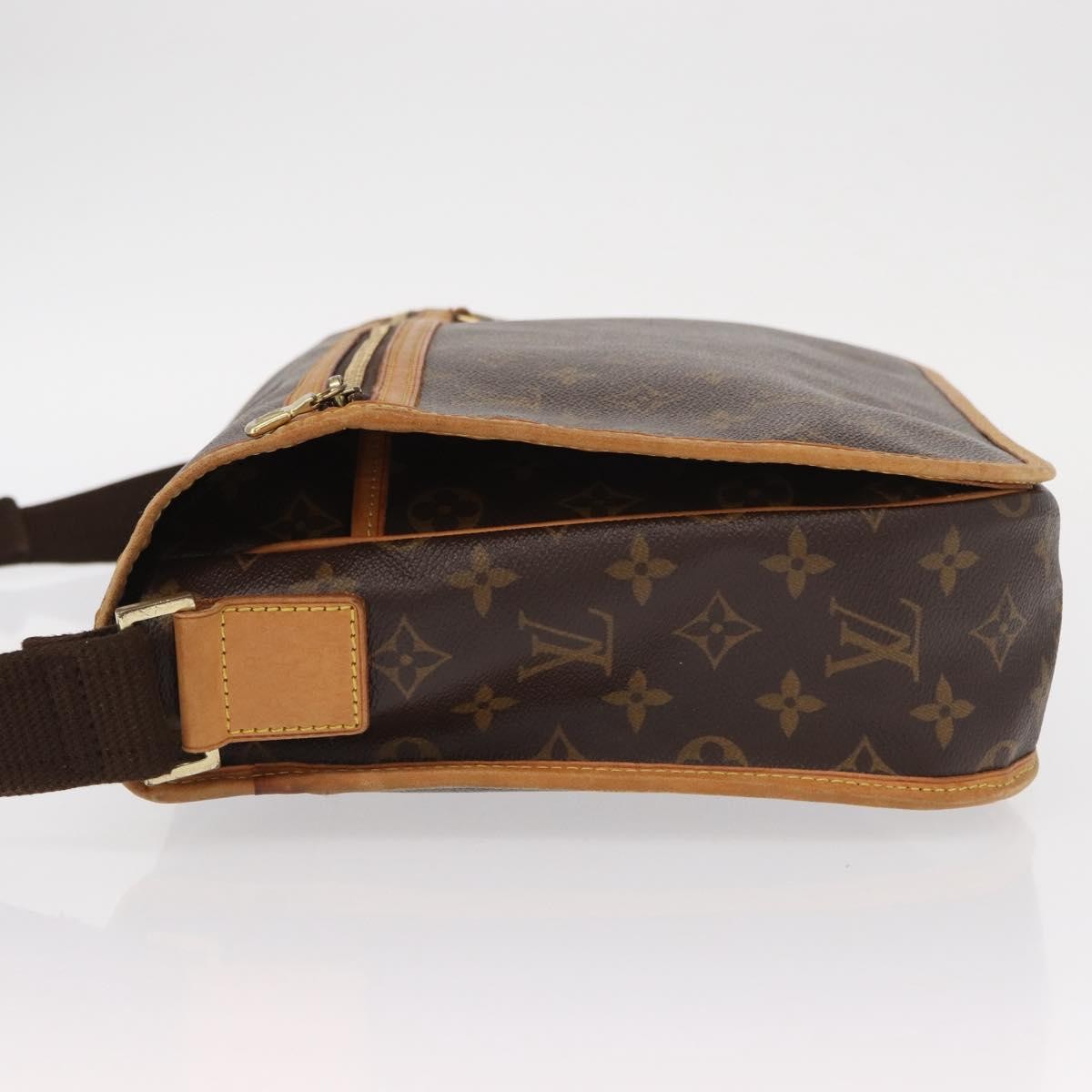 Louis Vuitton Louis Vuitton Bosphore Messenger Bag Monogram Canvas GM Bruin