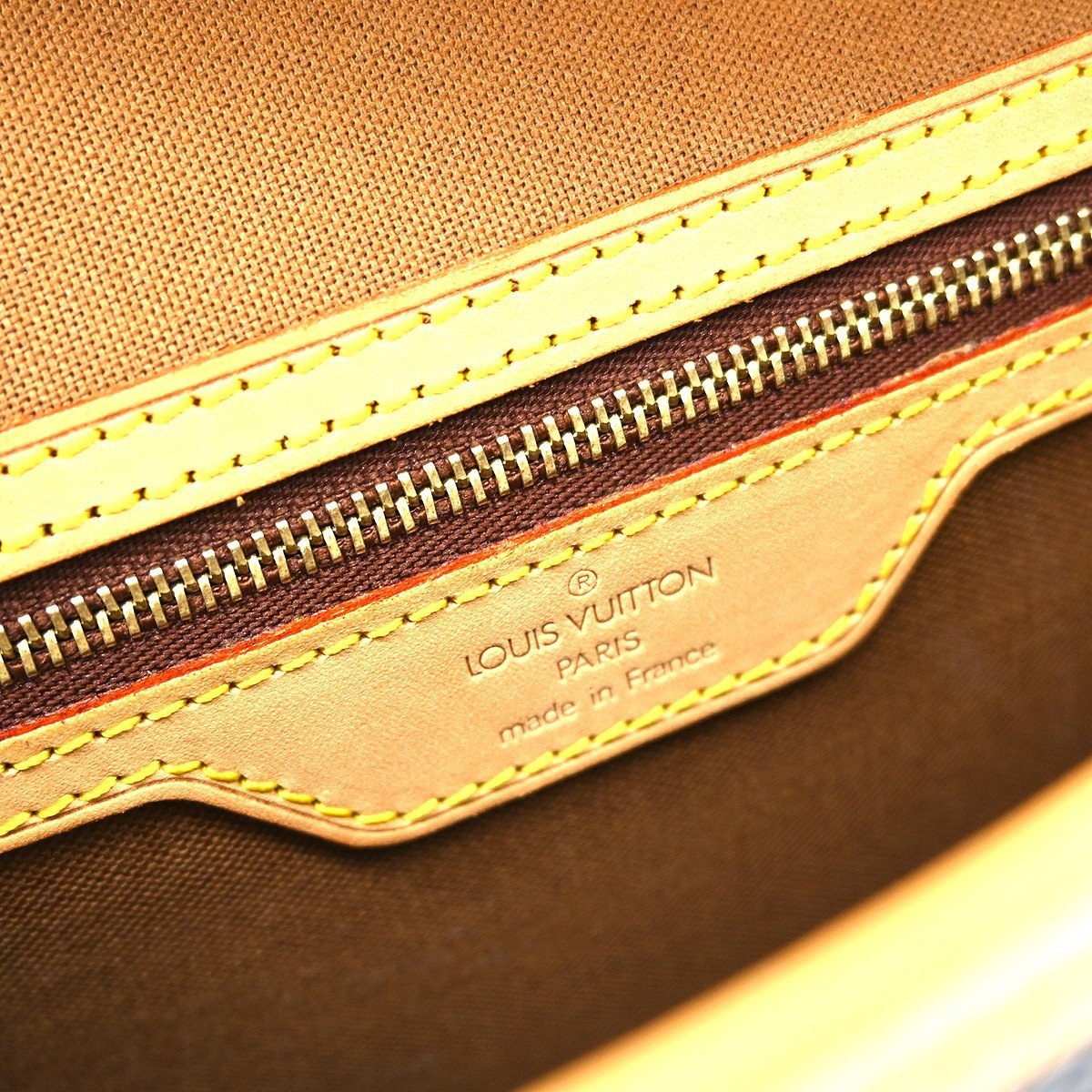 Louis Vuitton Louis Vuitton Sologne Handbag Monogram Canvas Bruin